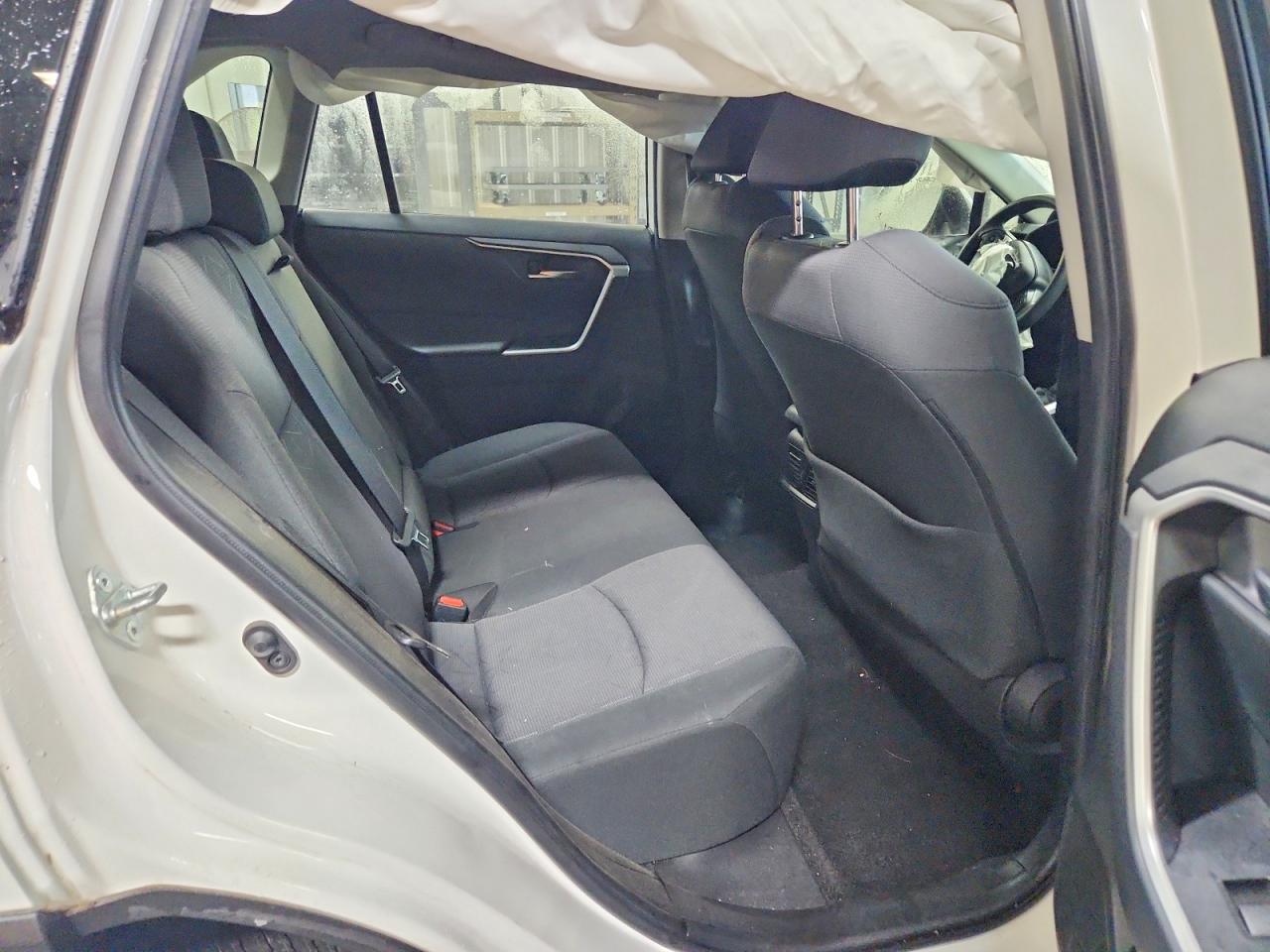 2019 Toyota Rav4 Xle White vin: JTMP1RFV3KD517291