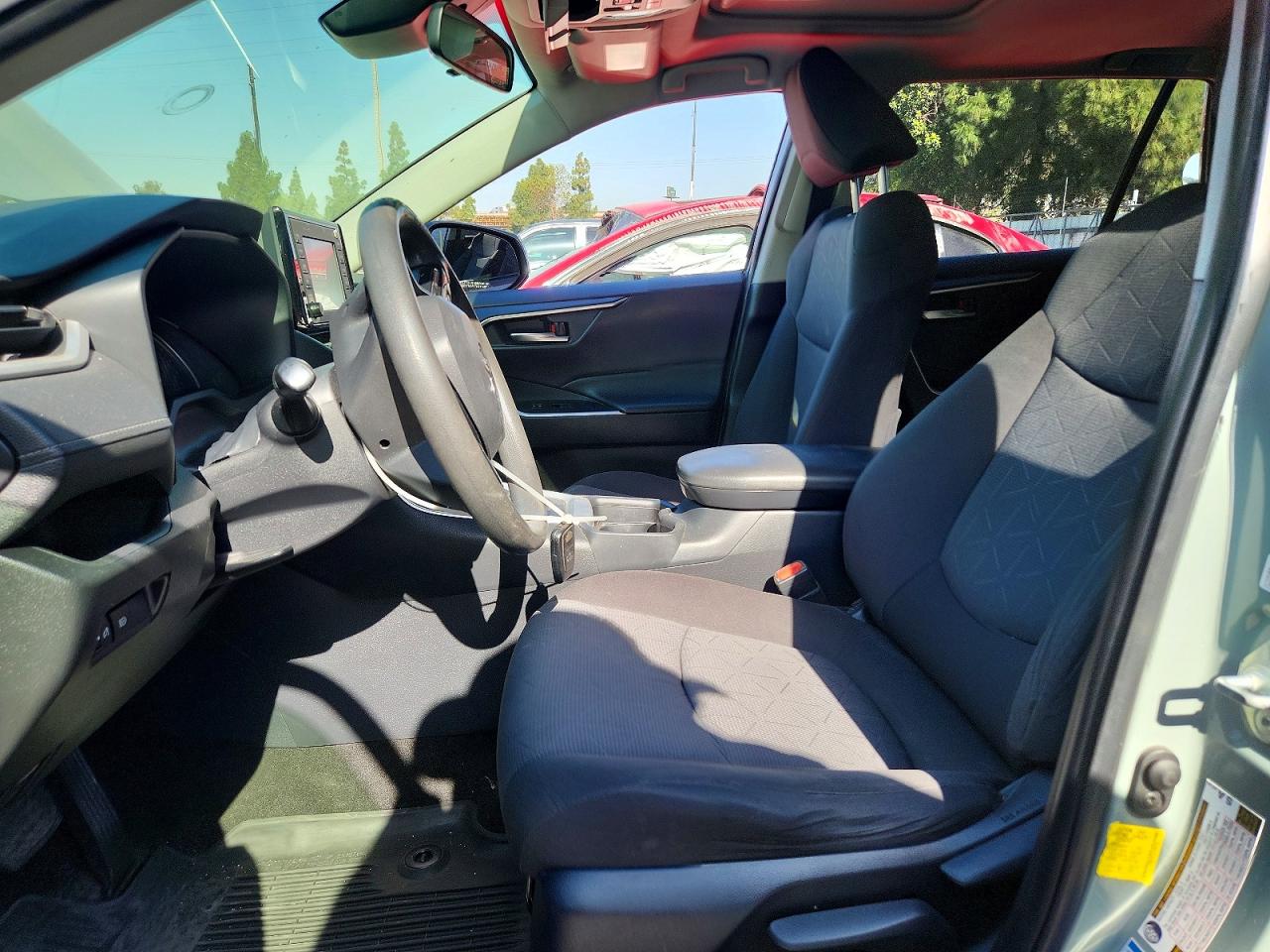 2019 Toyota Rav4 Xle Green vin: JTMP1RFV7KD046102