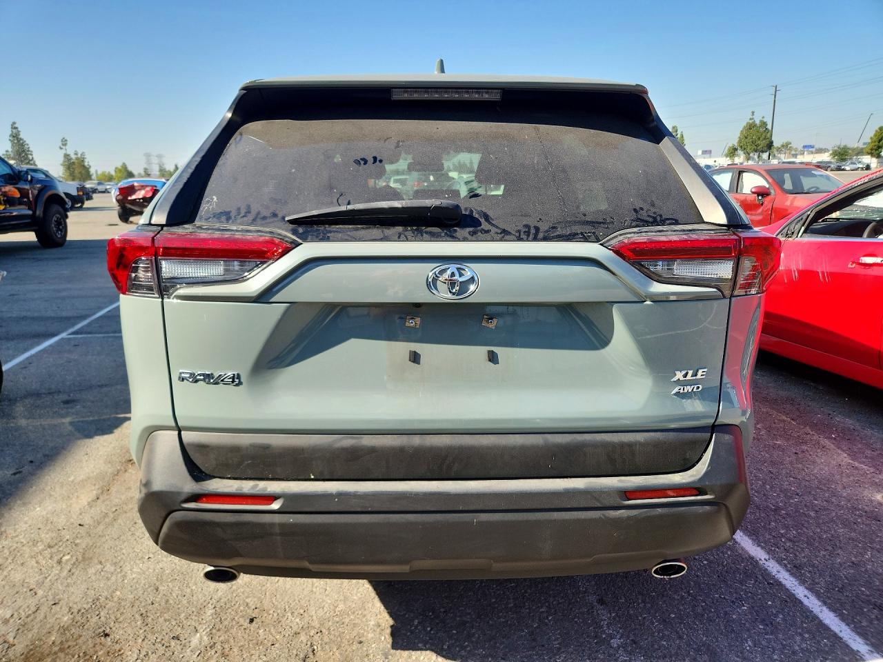 2019 Toyota Rav4 Xle Green vin: JTMP1RFV7KD046102