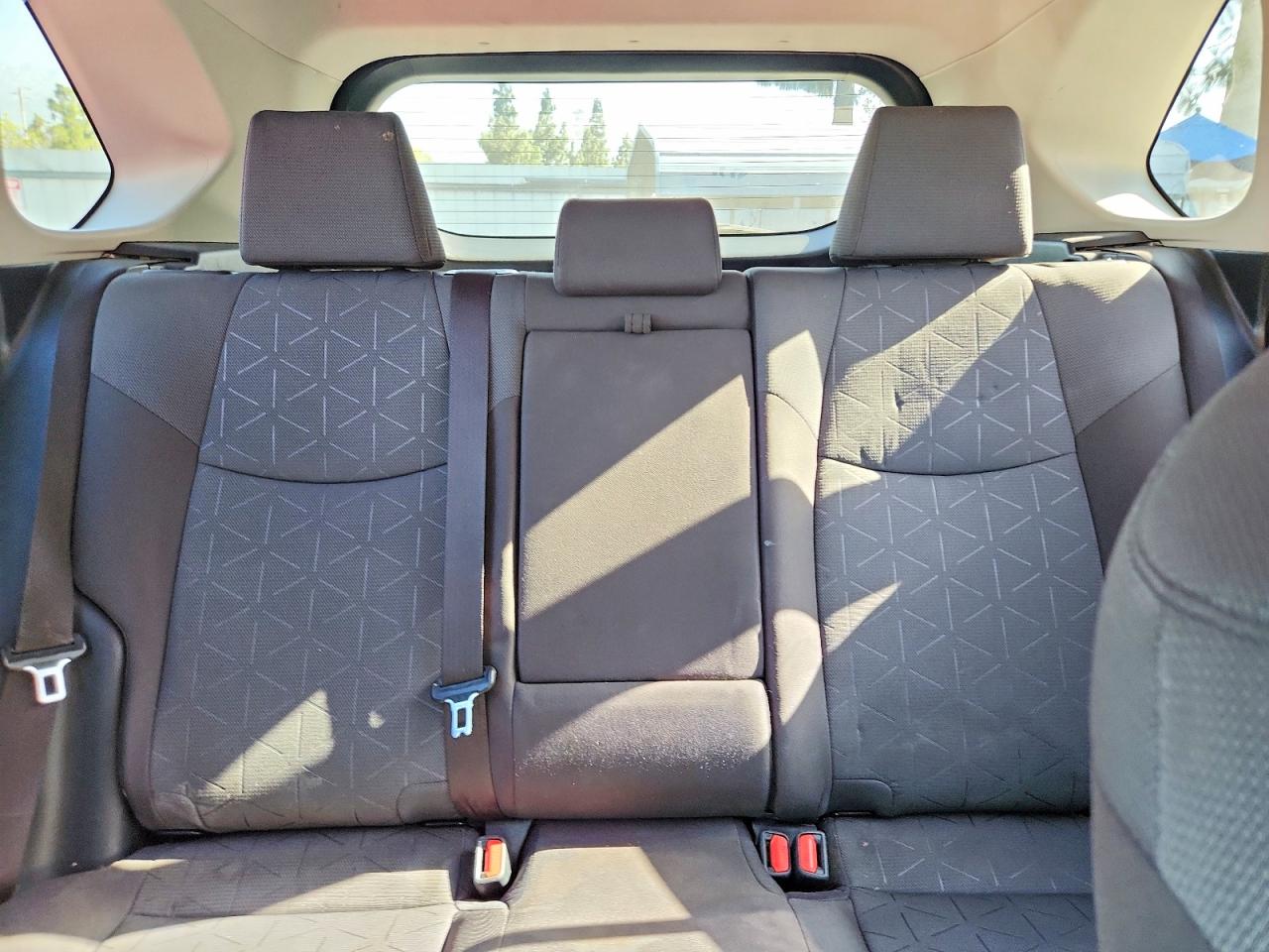 2019 Toyota Rav4 Xle Green vin: JTMP1RFV7KD046102