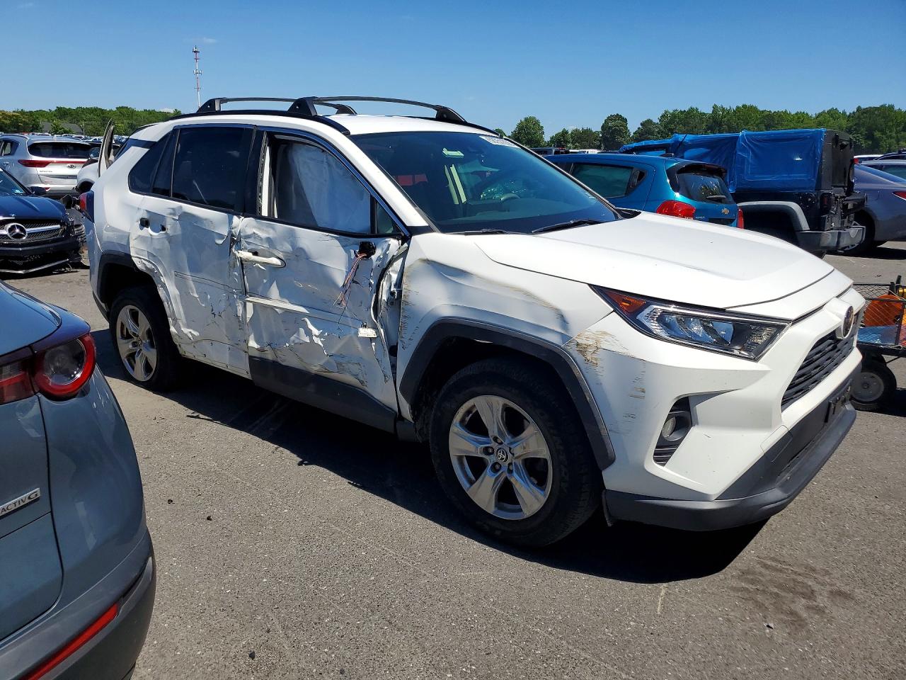 2020 Toyota Rav4 Xle White vin: JTMP1RFV7LD047803