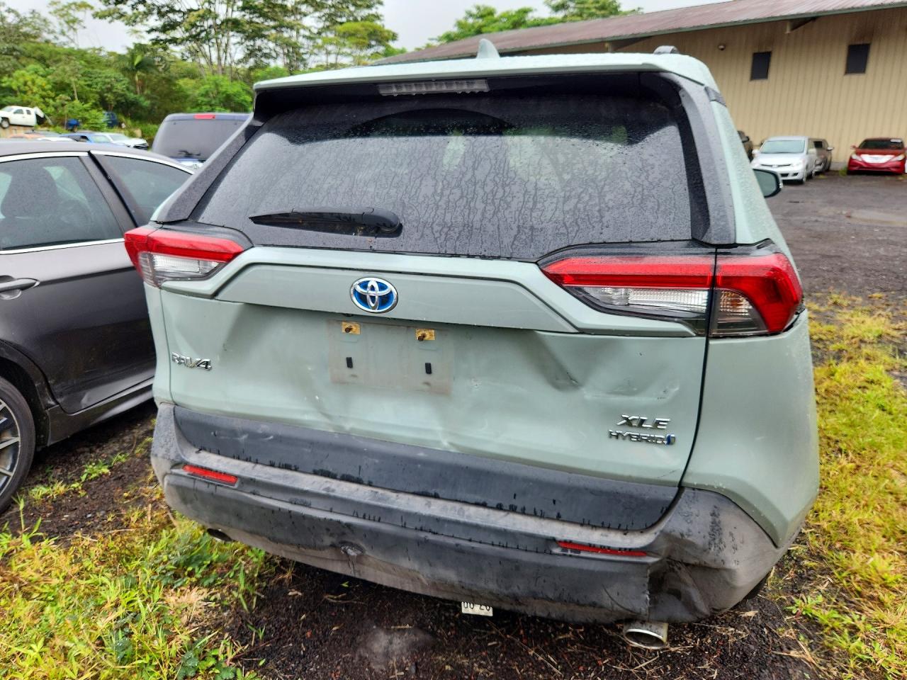 2020 Toyota Rav4 Hybrid Xle Зеленый vin: JTMR6RFV4LJ002345