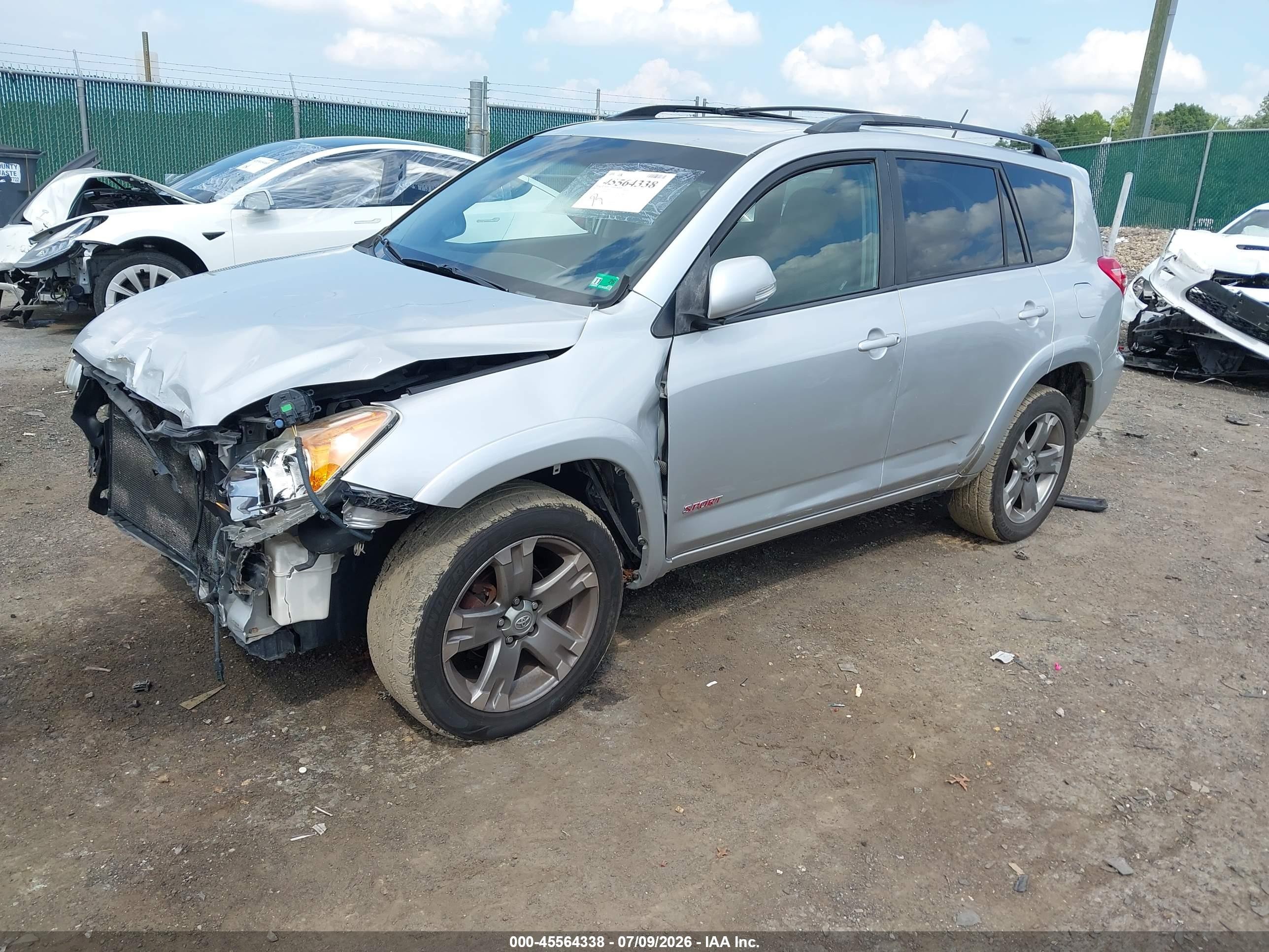 2011 Toyota Rav4 Sport Silver vin: JTMRF4DV0B5040118
