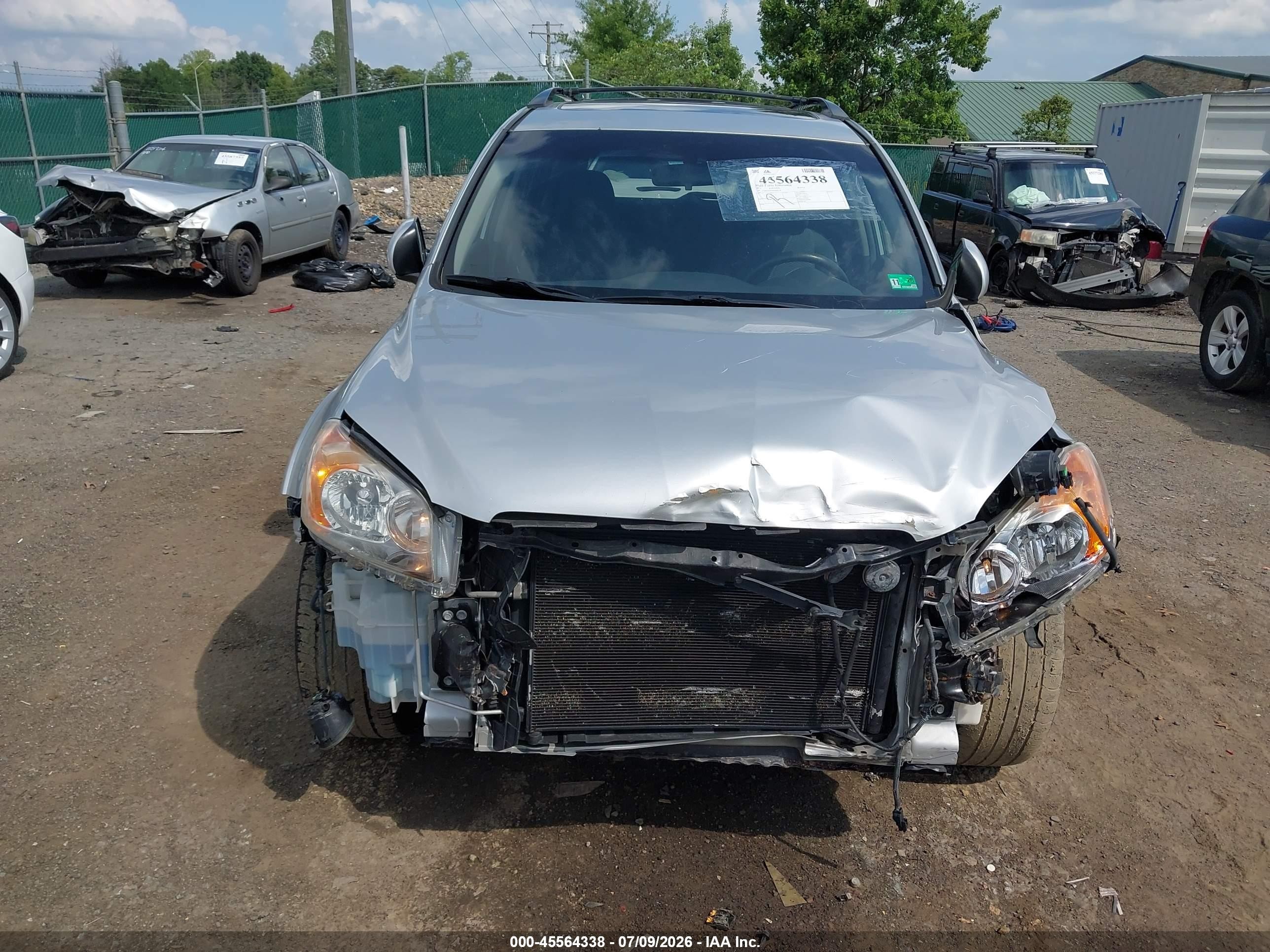 2011 Toyota Rav4 Sport Silver vin: JTMRF4DV0B5040118
