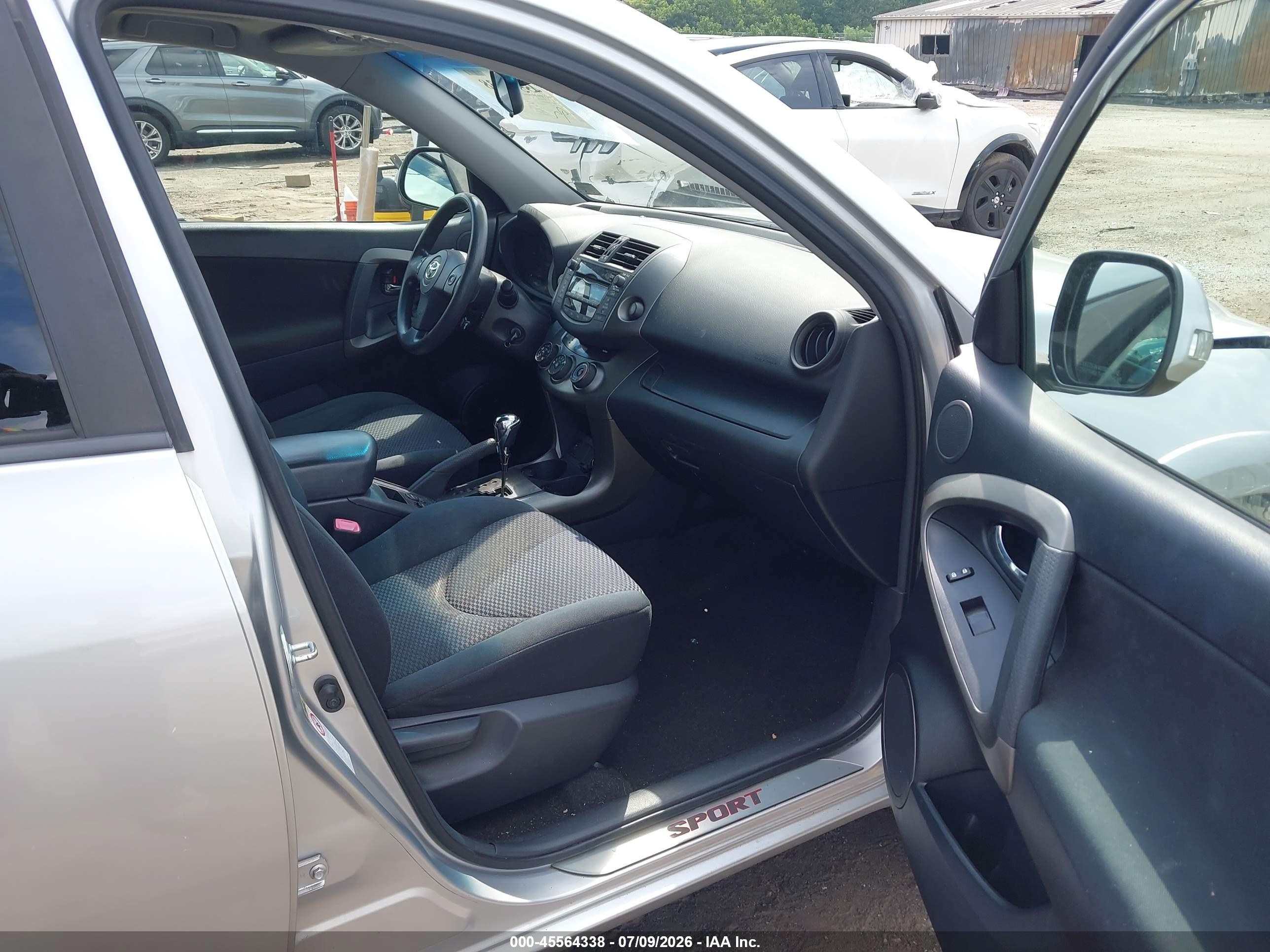 2011 Toyota Rav4 Sport Silver vin: JTMRF4DV0B5040118