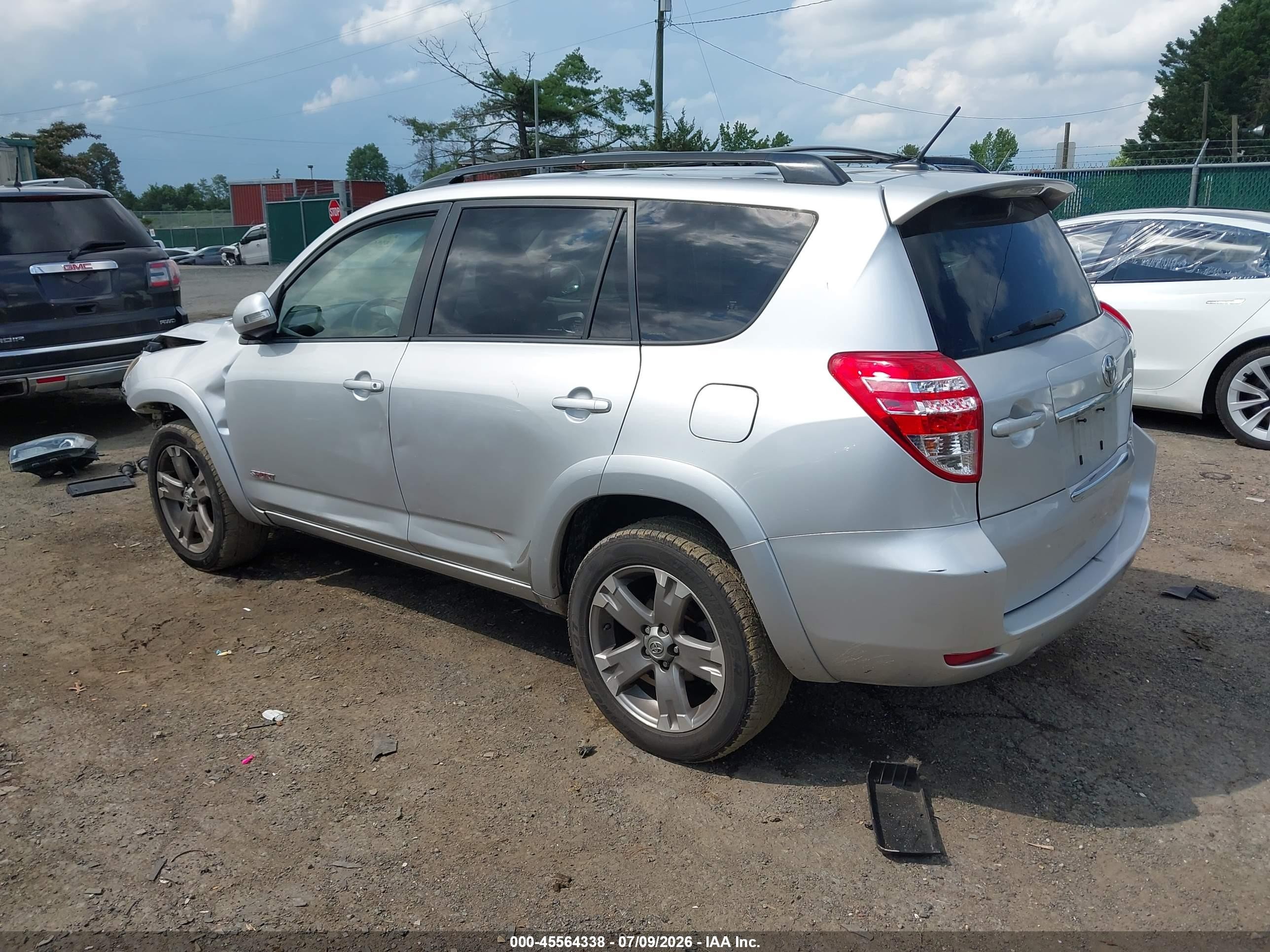 2011 Toyota Rav4 Sport Silver vin: JTMRF4DV0B5040118