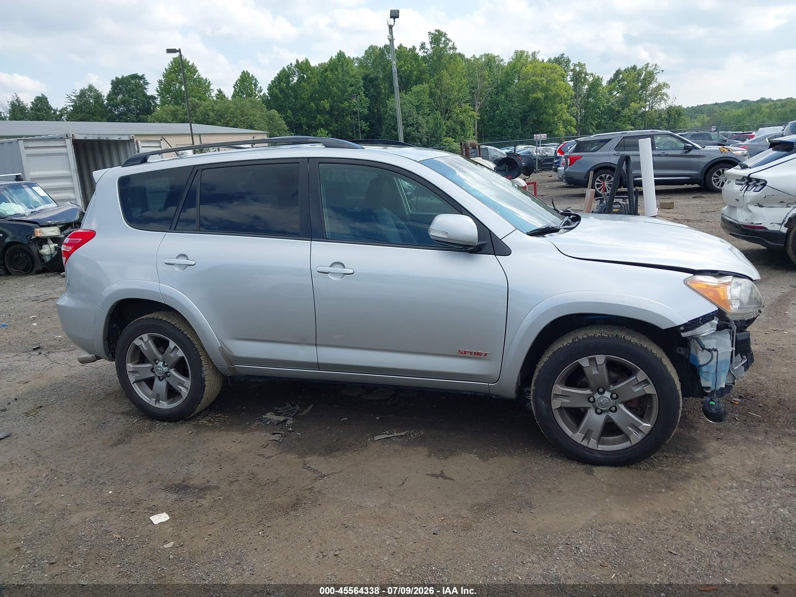 2011 Toyota Rav4 Sport Silver vin: JTMRF4DV0B5040118
