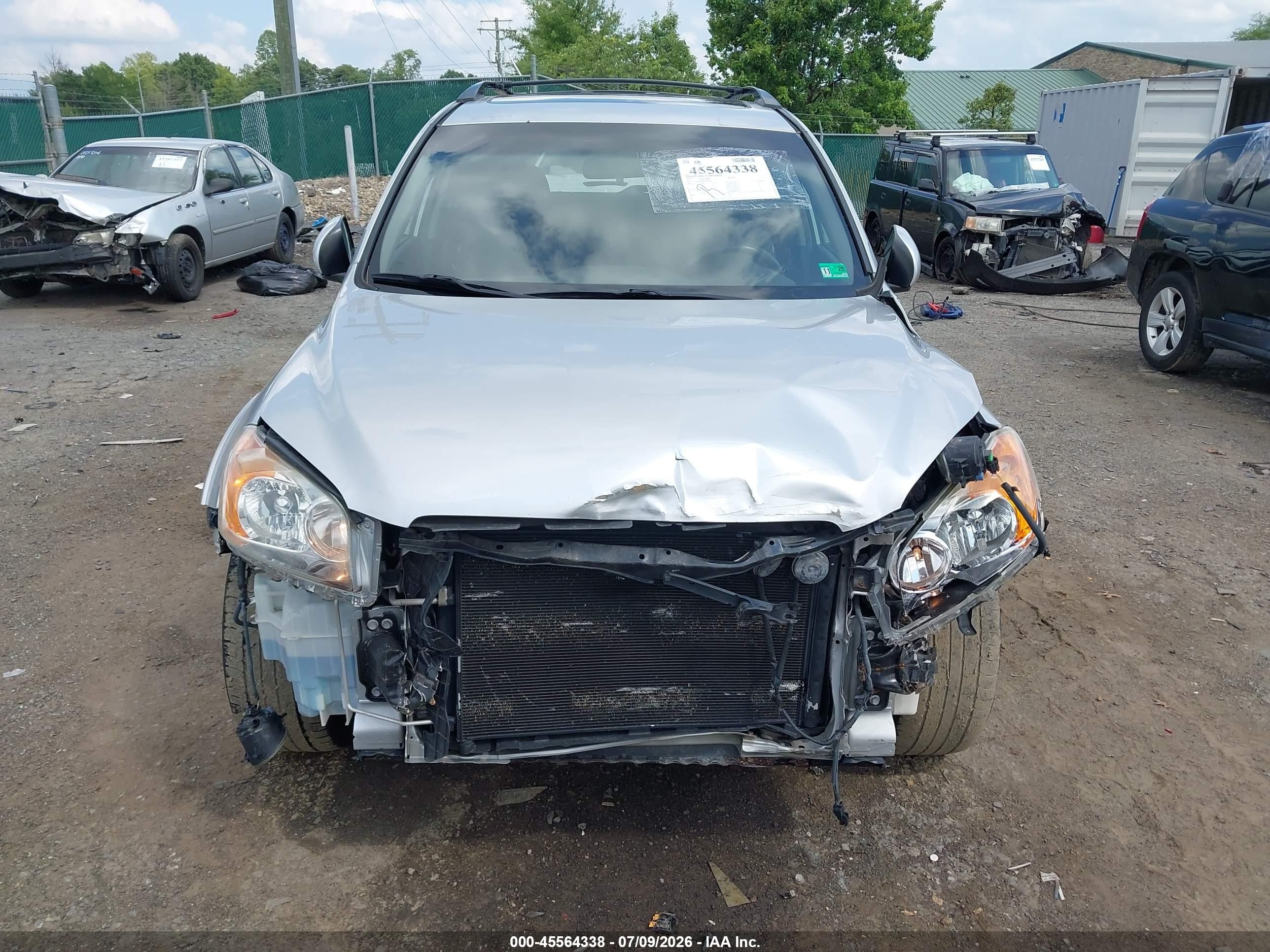 2011 Toyota Rav4 Sport Silver vin: JTMRF4DV0B5040118