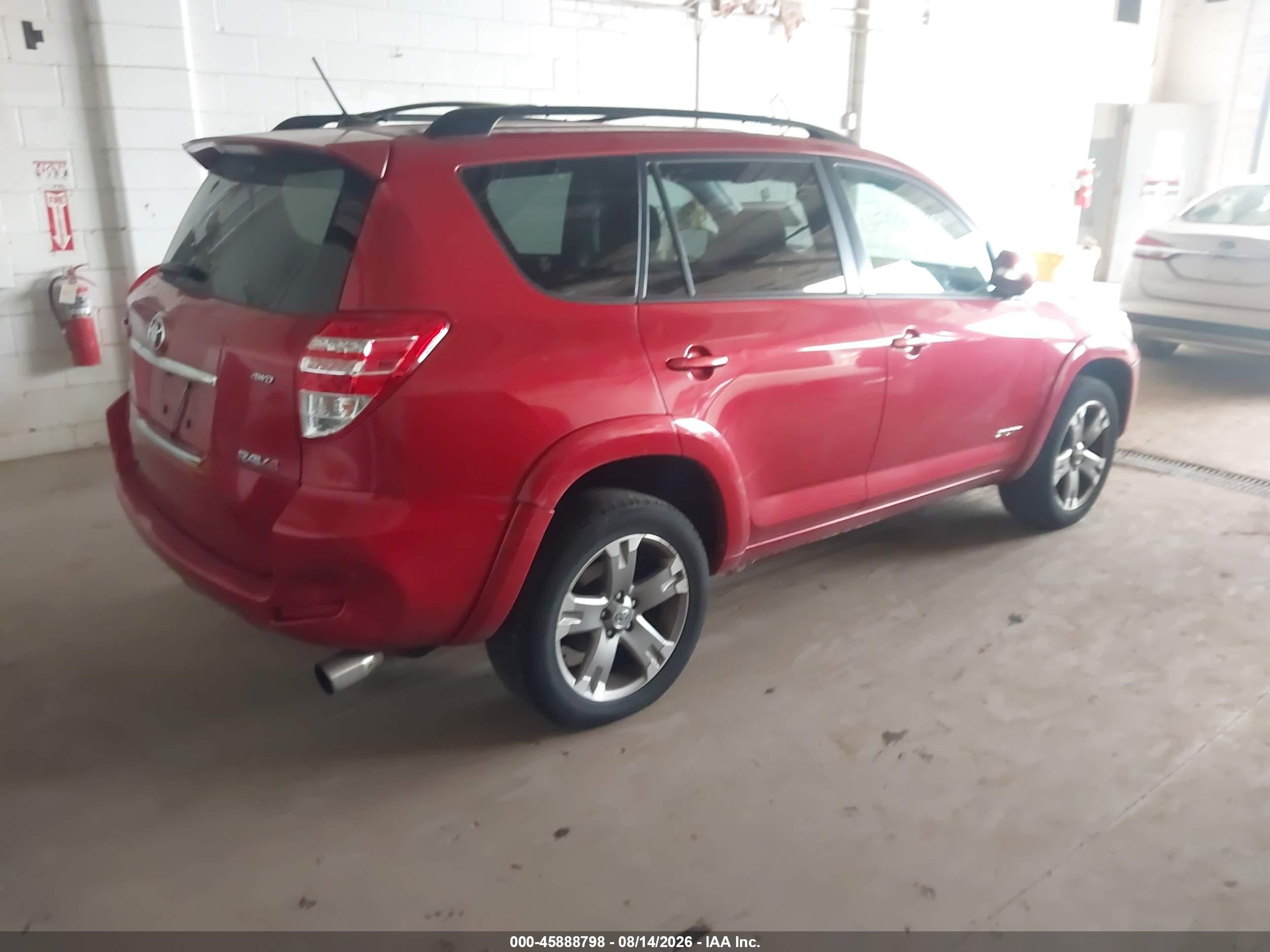 2010 Toyota Rav4 Sport Red vin: JTMRF4DV1A5035735