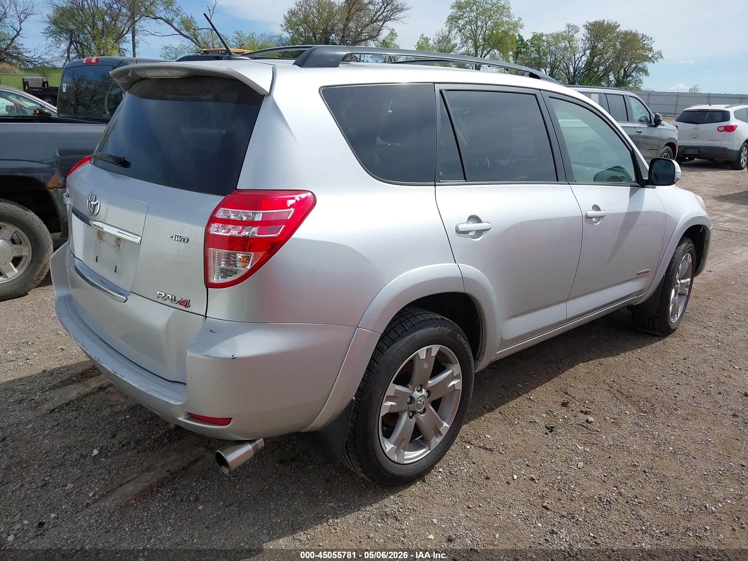 2011 Toyota Rav4 Sport Silver vin: JTMRF4DV1B5039981