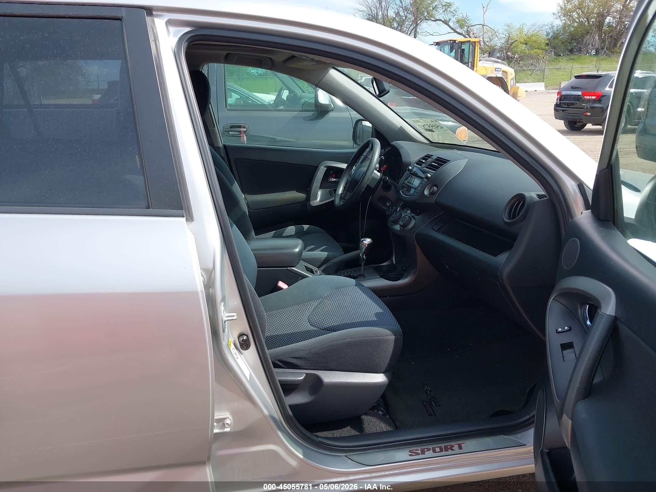 2011 Toyota Rav4 Sport Silver vin: JTMRF4DV1B5039981