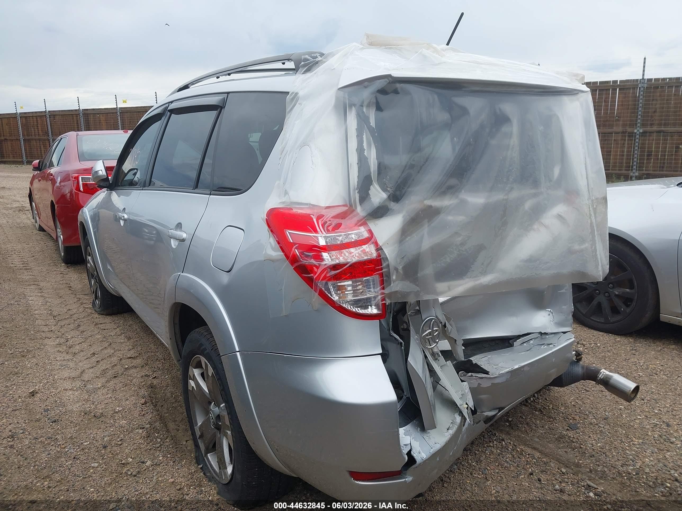 2011 Toyota Rav4 Sport Silver vin: JTMRF4DV3B5038301
