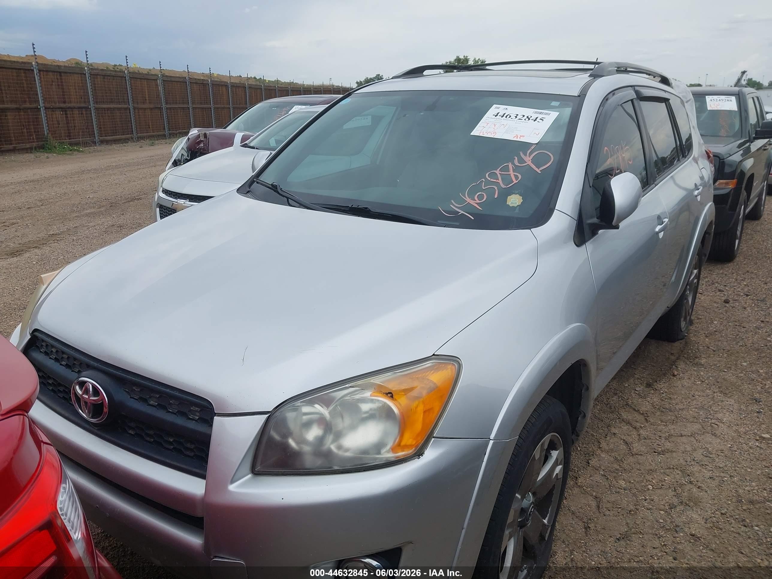 2011 Toyota Rav4 Sport Silver vin: JTMRF4DV3B5038301