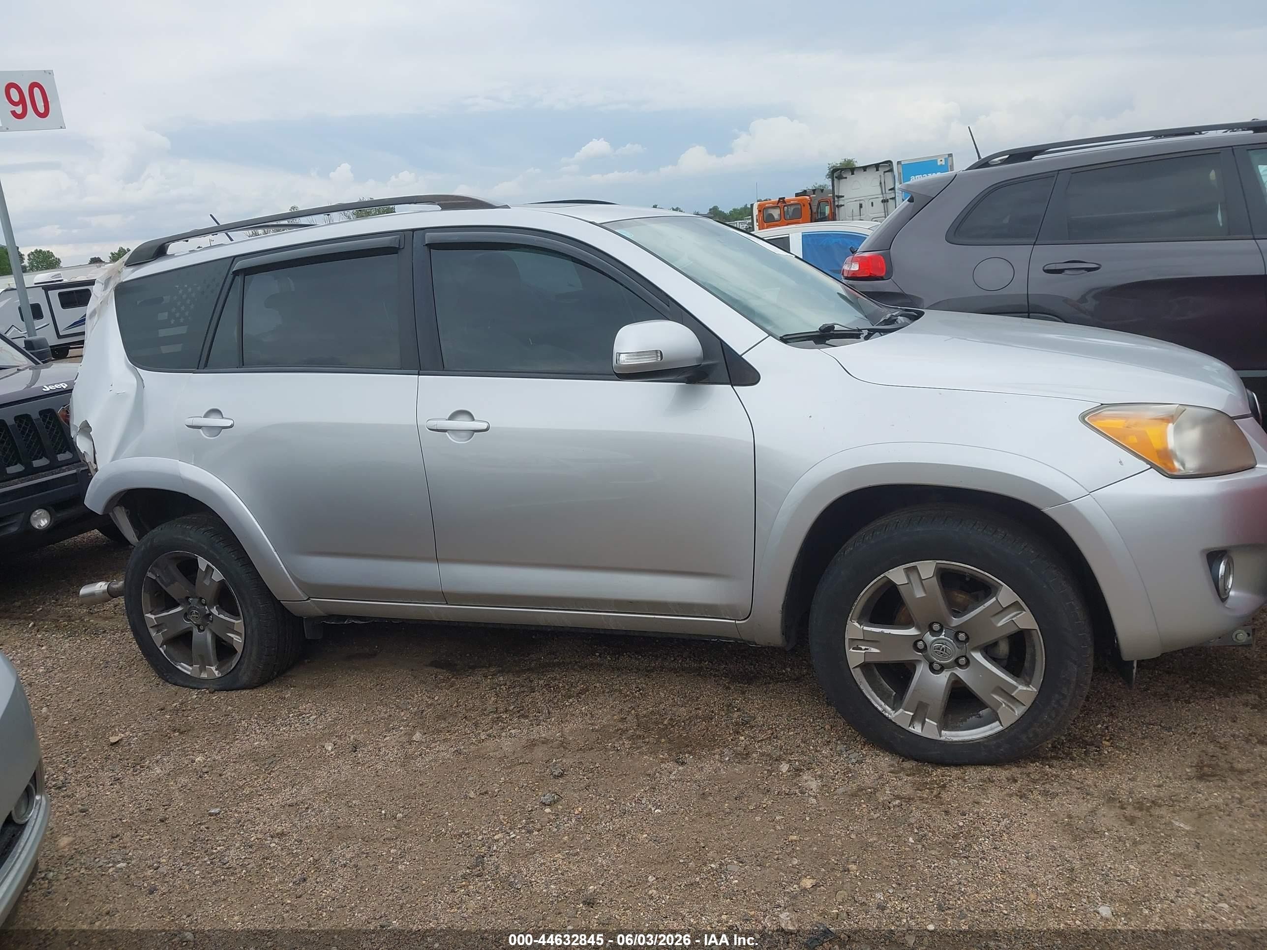 2011 Toyota Rav4 Sport Silver vin: JTMRF4DV3B5038301