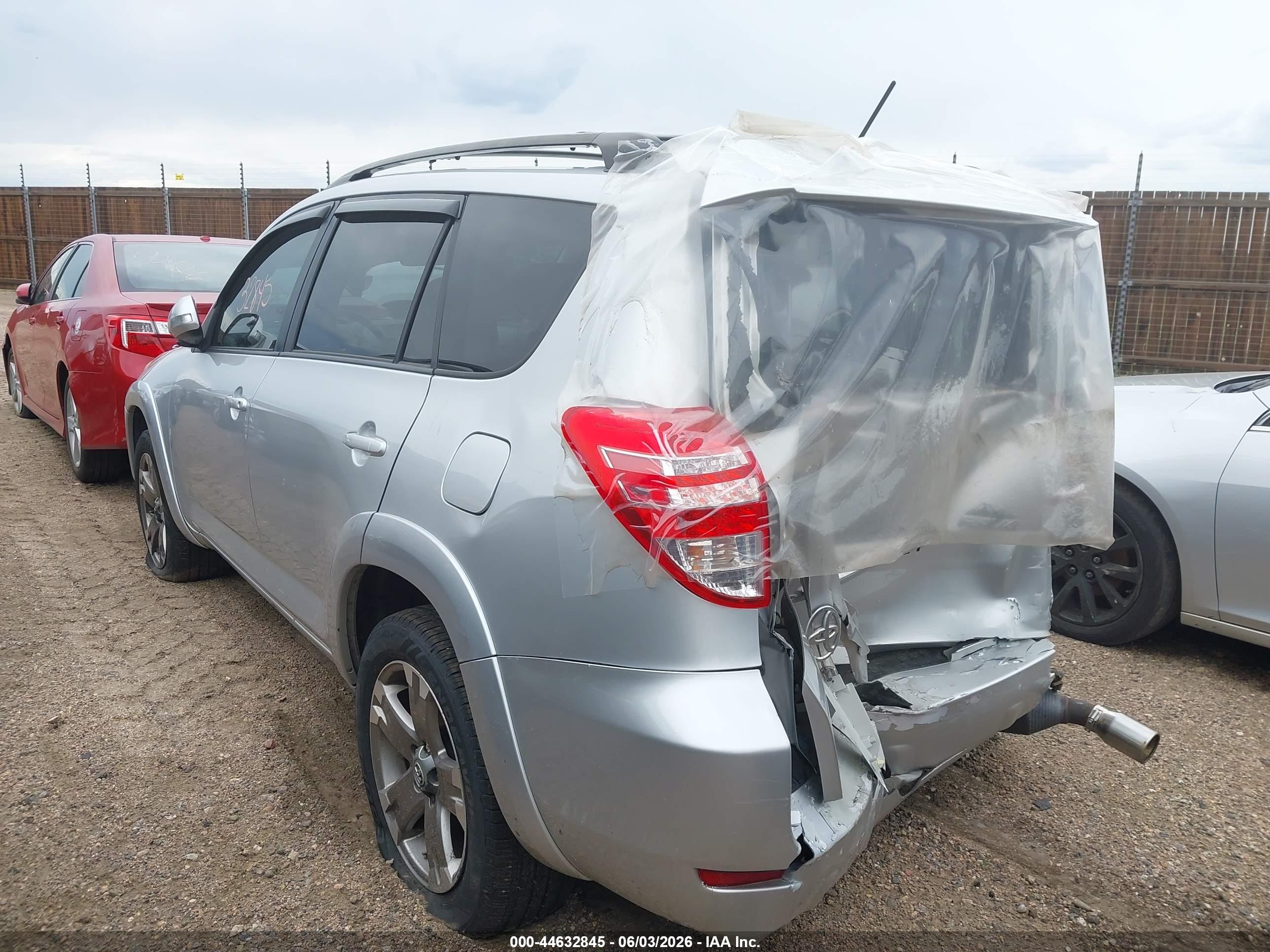 2011 Toyota Rav4 Sport Silver vin: JTMRF4DV3B5038301