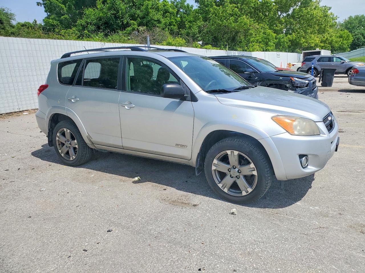 2010 Toyota Rav4 Sport Silver vin: JTMRF4DV8AD039254