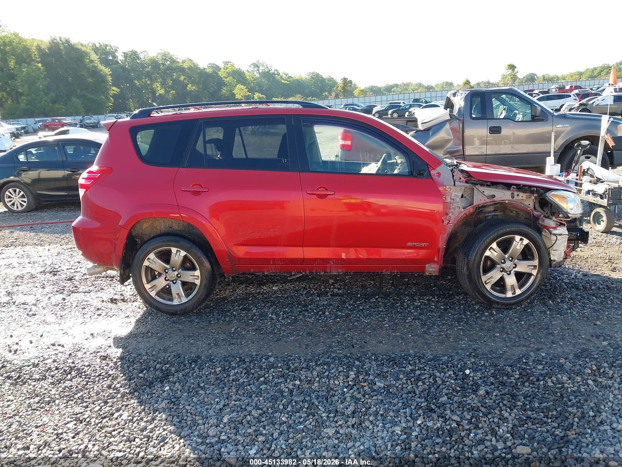 2011 Toyota Rav4 Sport Red vin: JTMRF4DV8B5038701