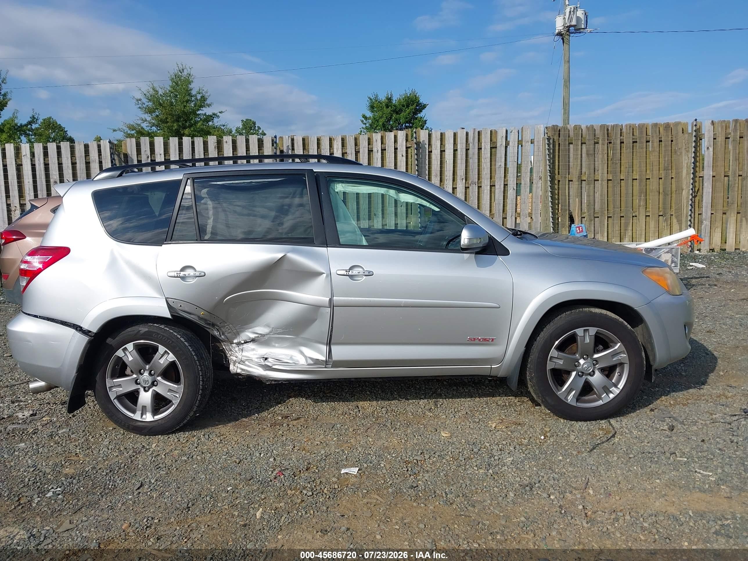 2011 Toyota Rav4 Sport Silver vin: JTMRF4DVXB5038523