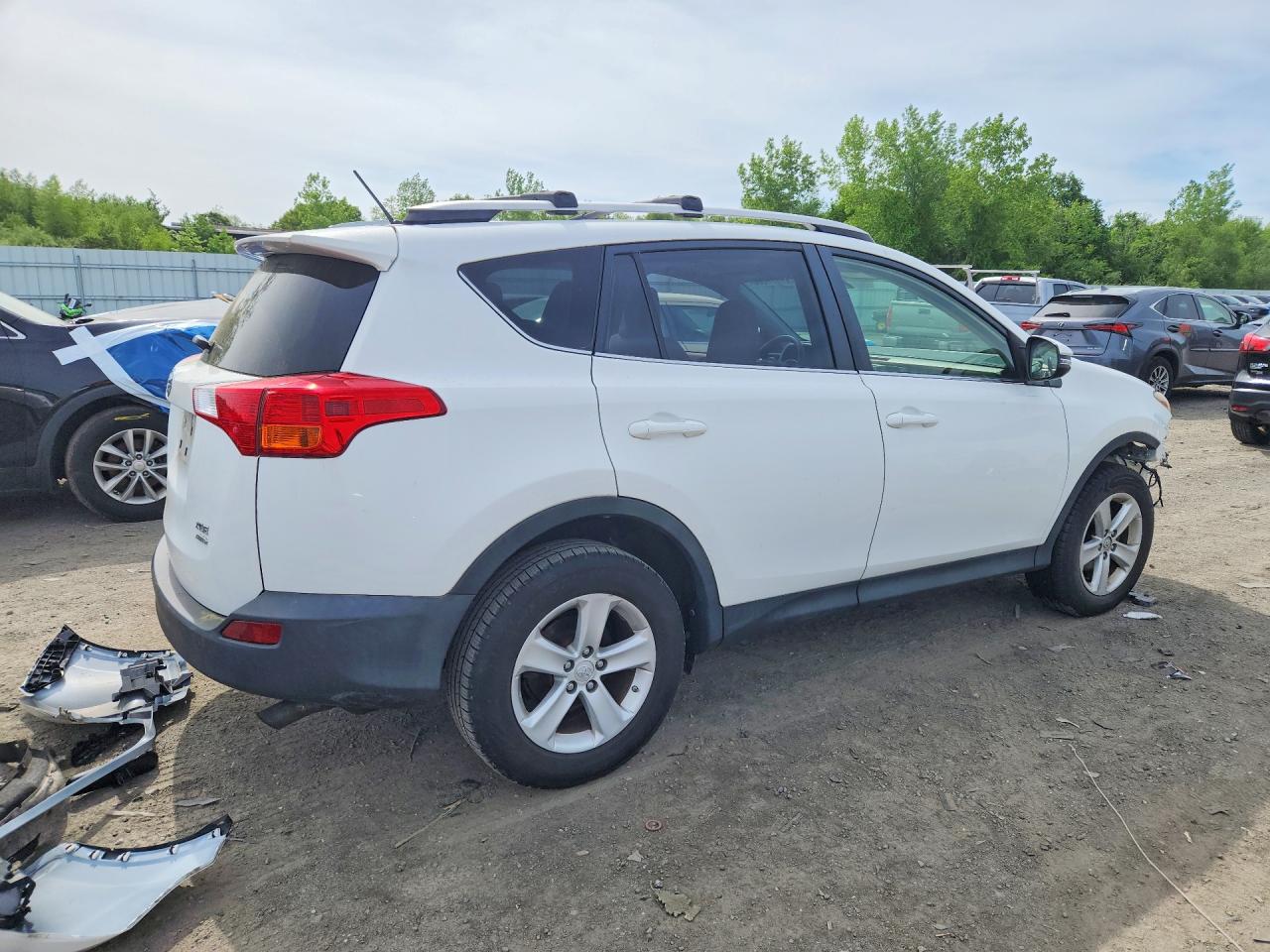 2013 Toyota Rav4 Xle White vin: JTMRFREV0D5010731