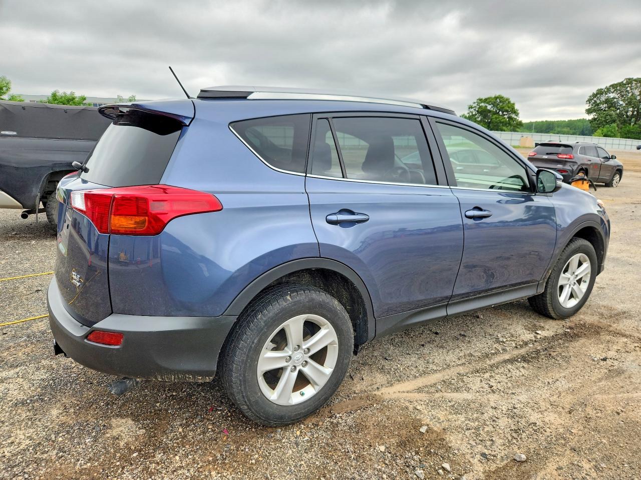 2013 Toyota Rav4 Xle Blue vin: JTMRFREV0DD028295
