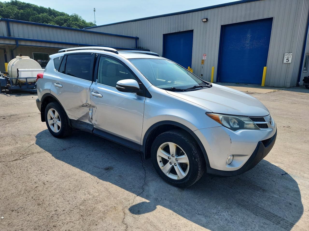 2013 Toyota Rav4 Xle Серебряный vin: JTMRFREV0DD034307