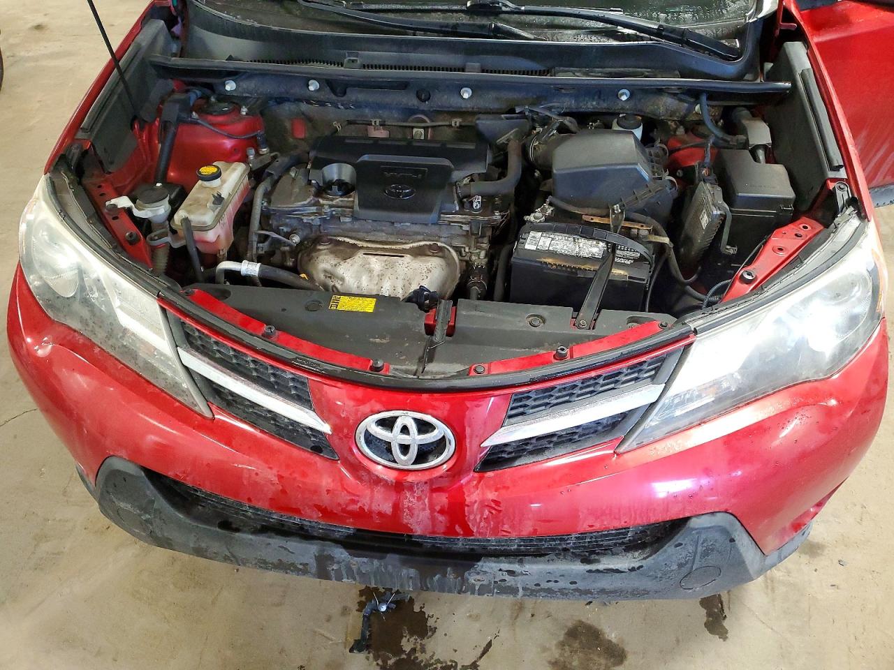 2013 Toyota Rav 4 Red vin: JTMRFREV0DD038275