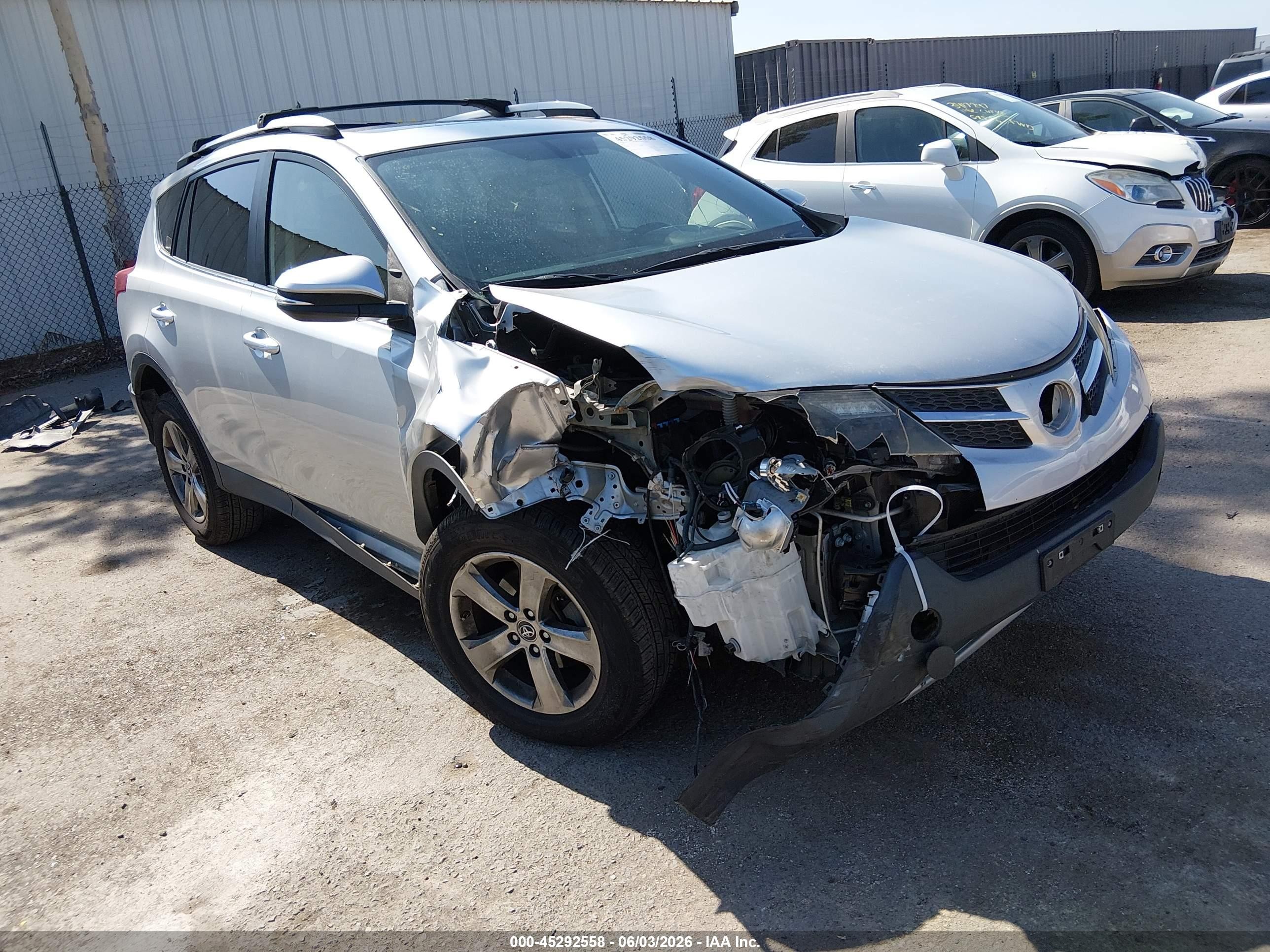 2015 Toyota Rav4 Xle Silver vin: JTMRFREV0FD132384