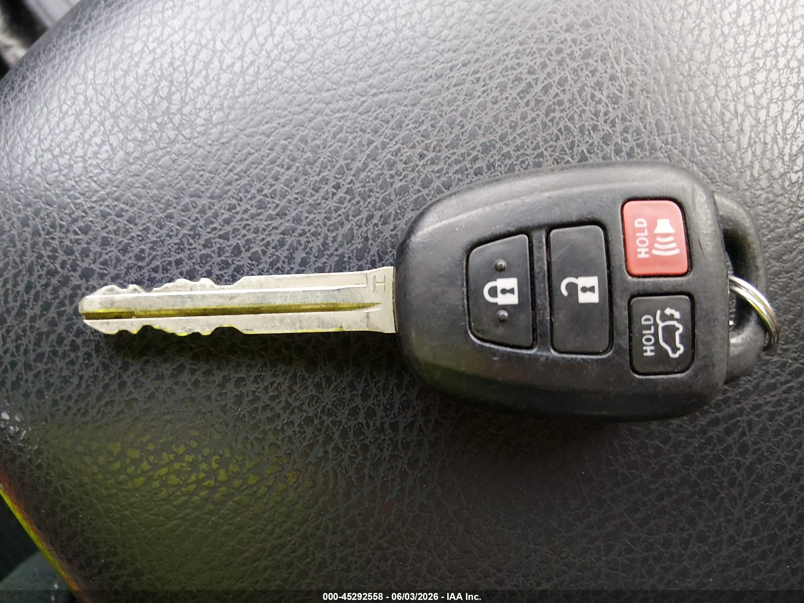2015 Toyota Rav4 Xle Silver vin: JTMRFREV0FD132384