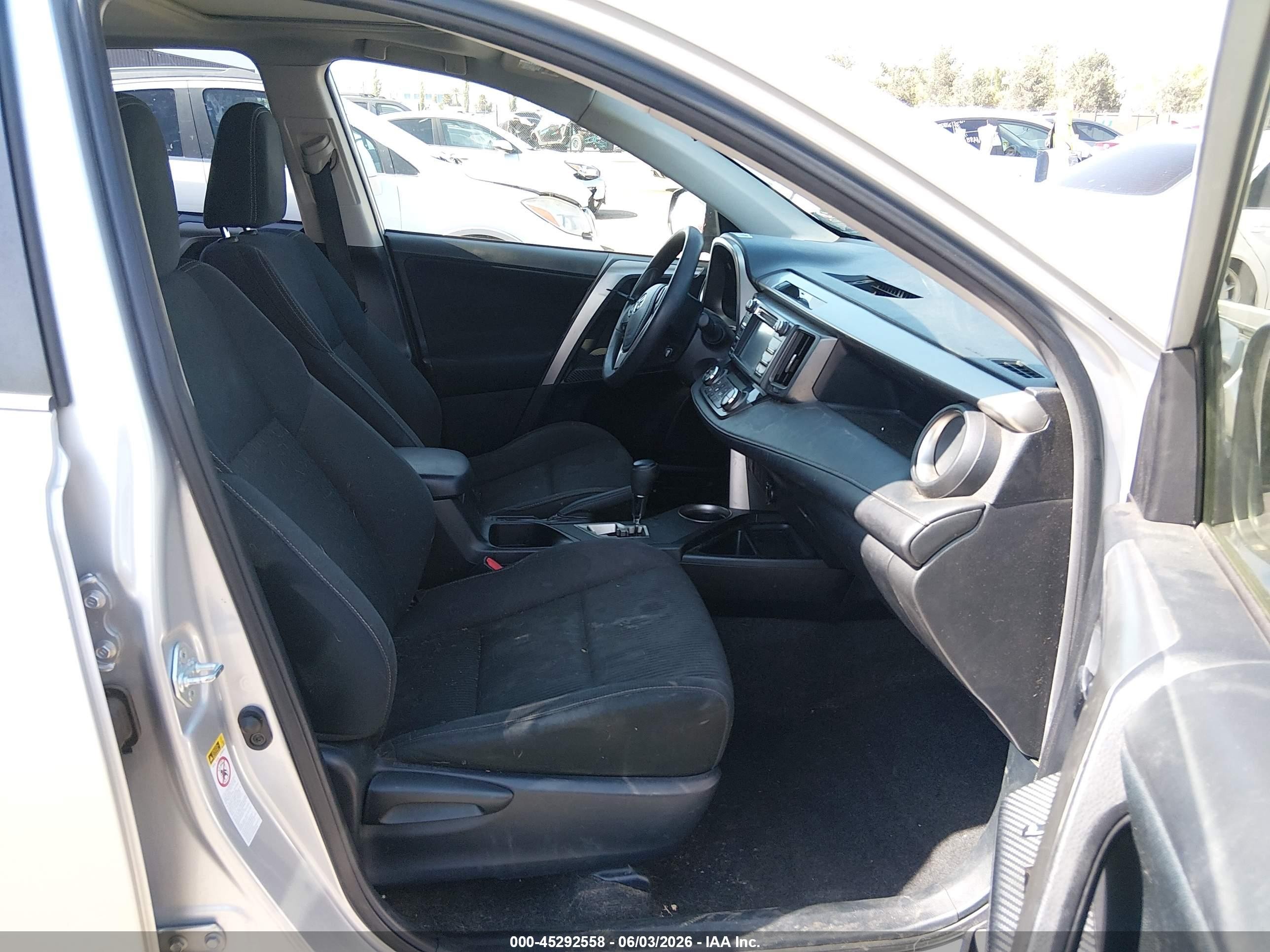 2015 Toyota Rav4 Xle Silver vin: JTMRFREV0FD132384