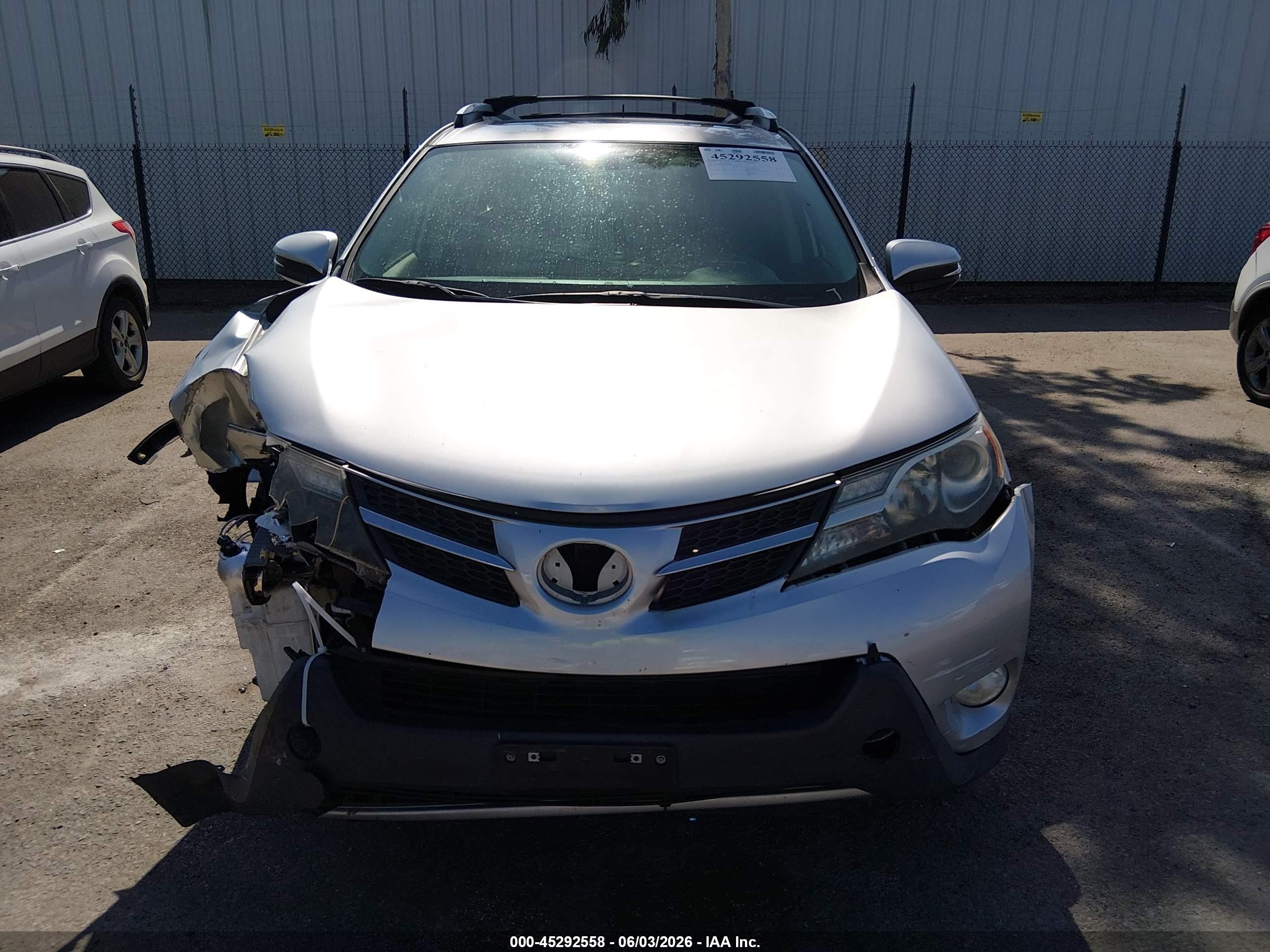 2015 Toyota Rav4 Xle Silver vin: JTMRFREV0FD132384
