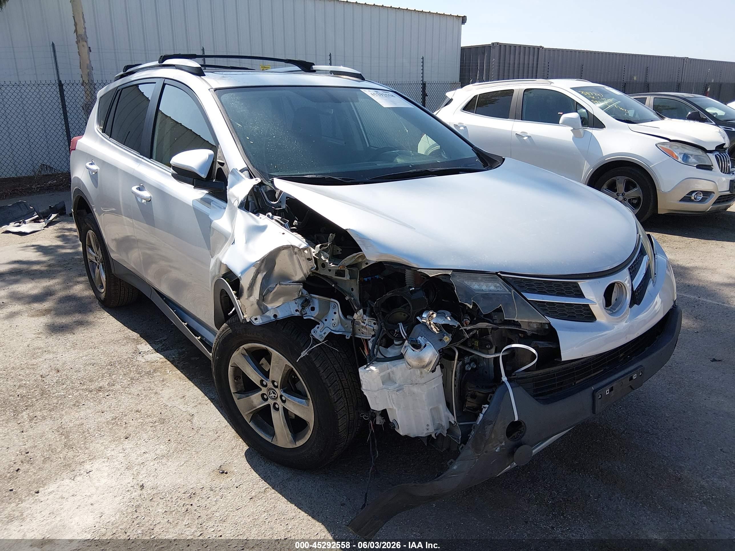 2015 Toyota Rav4 Xle Silver vin: JTMRFREV0FD132384