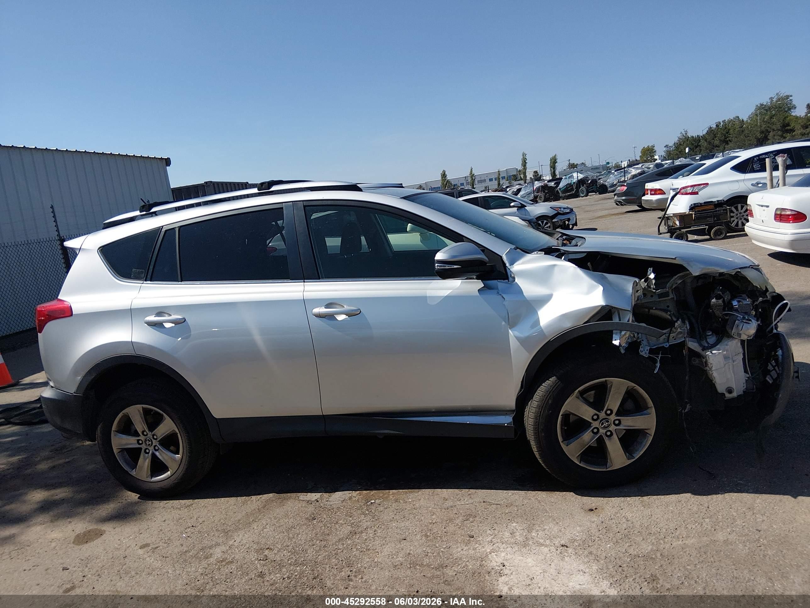 2015 Toyota Rav4 Xle Silver vin: JTMRFREV0FD132384