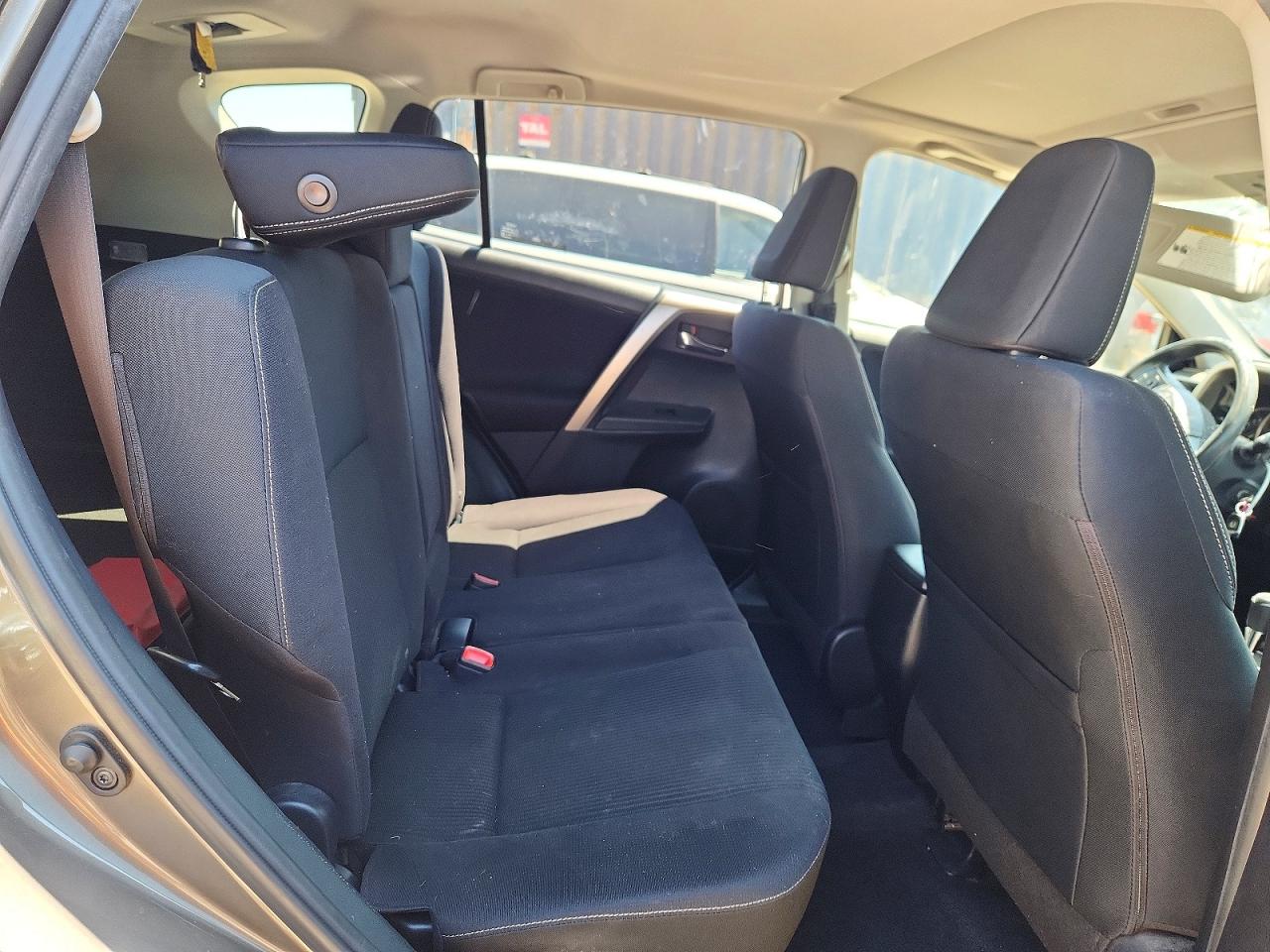 2015 Toyota Rav4 Xle Brown vin: JTMRFREV0FD134054