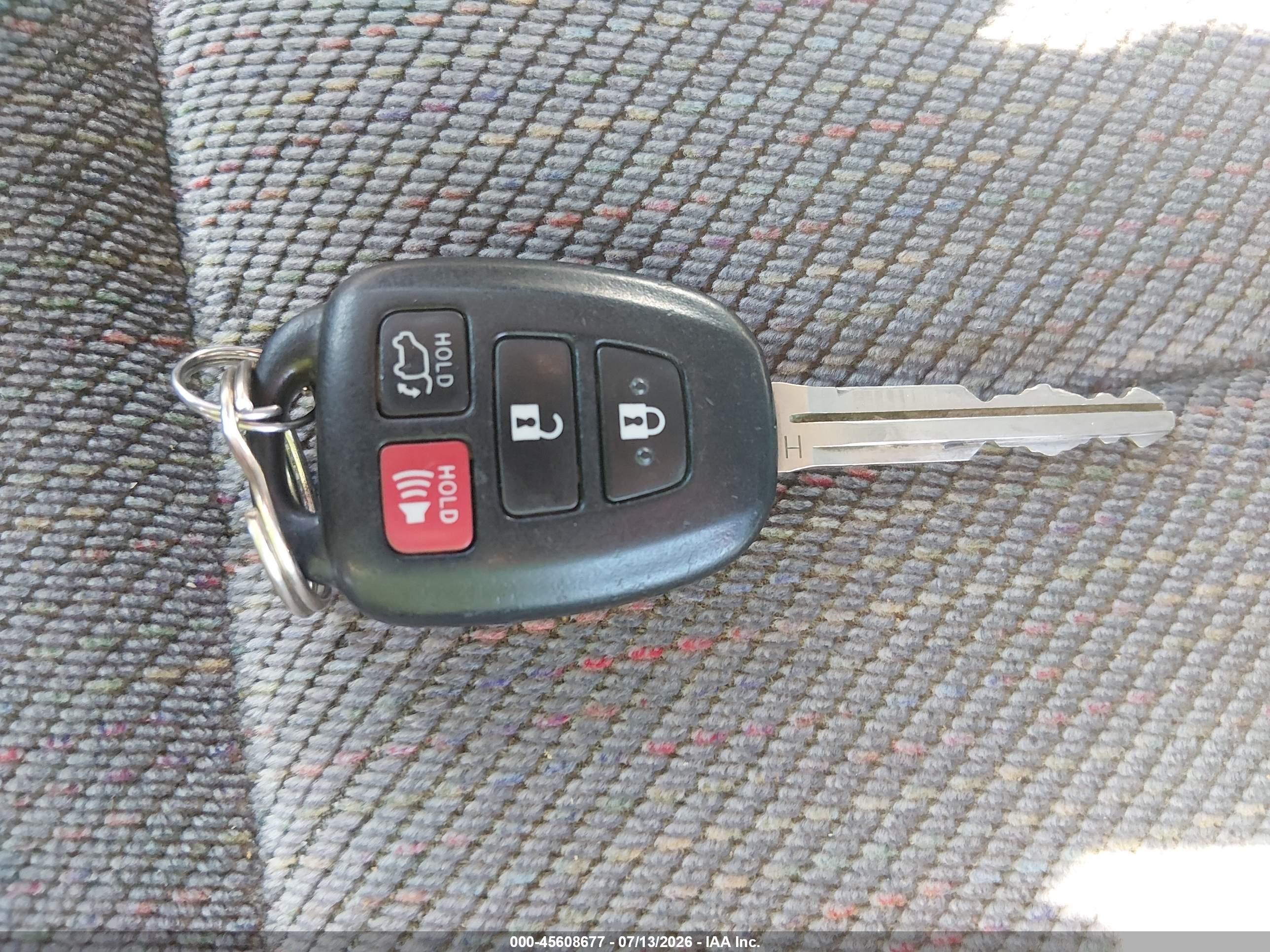2015 Toyota Rav4 Xle Серый vin: JTMRFREV0FD137648