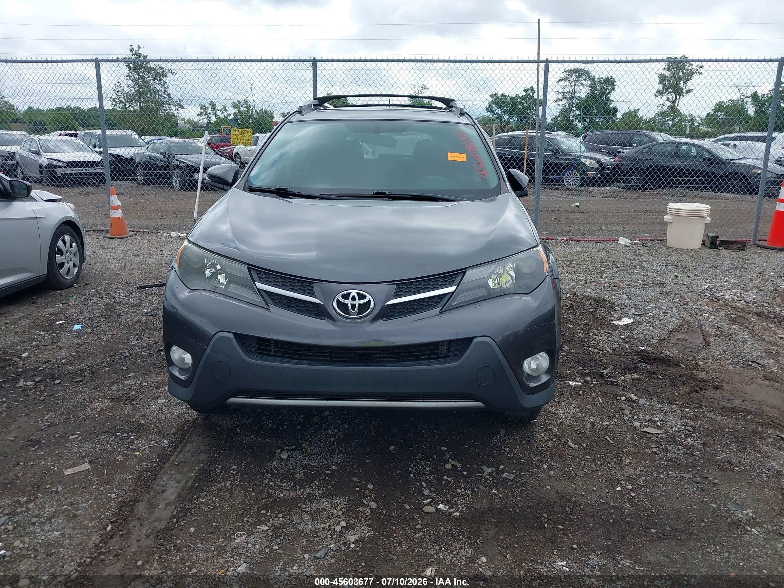 2015 Toyota Rav4 Xle Серый vin: JTMRFREV0FD137648