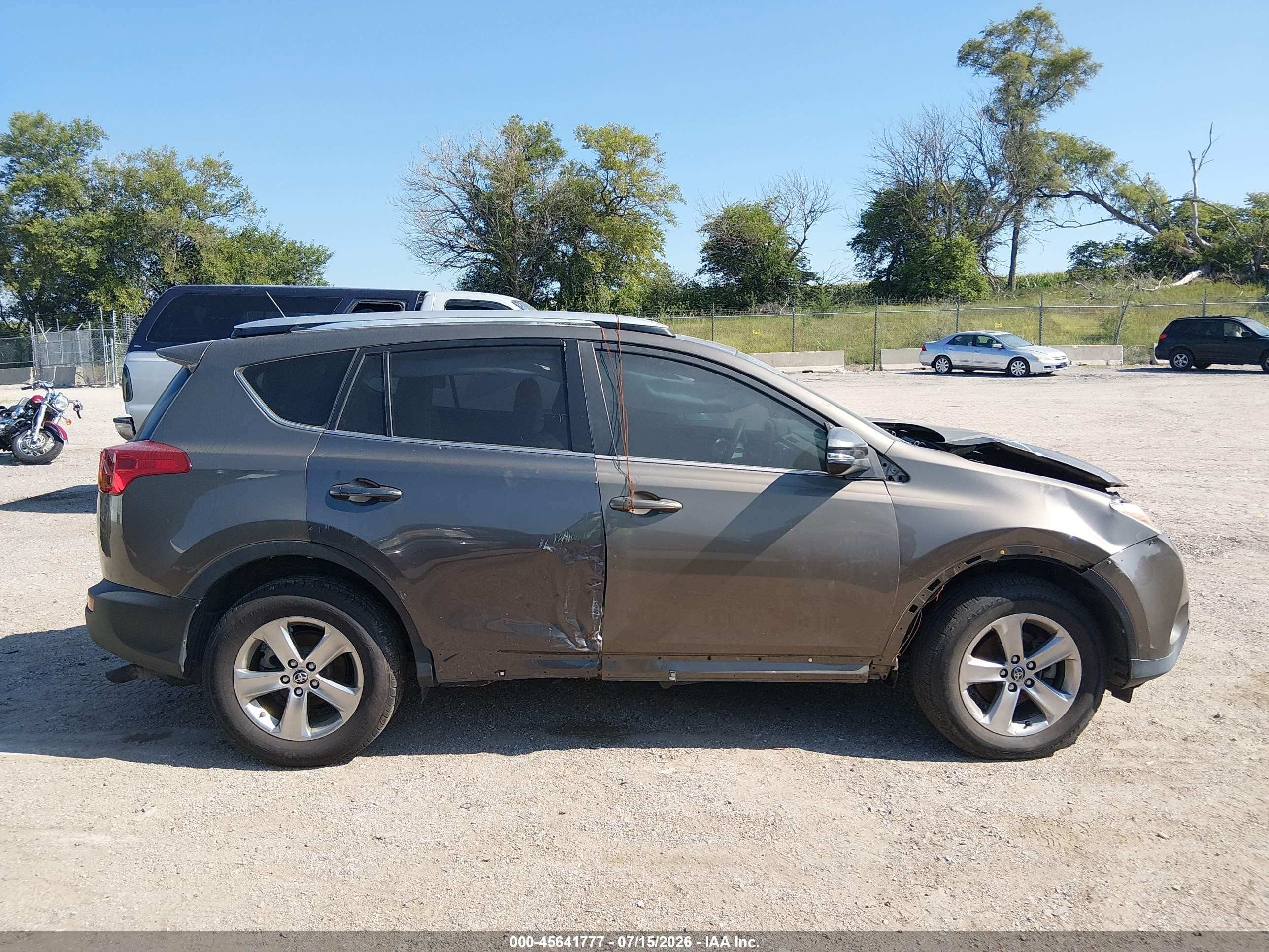 2015 Toyota Rav4 Xle Beige vin: JTMRFREV0FD137827