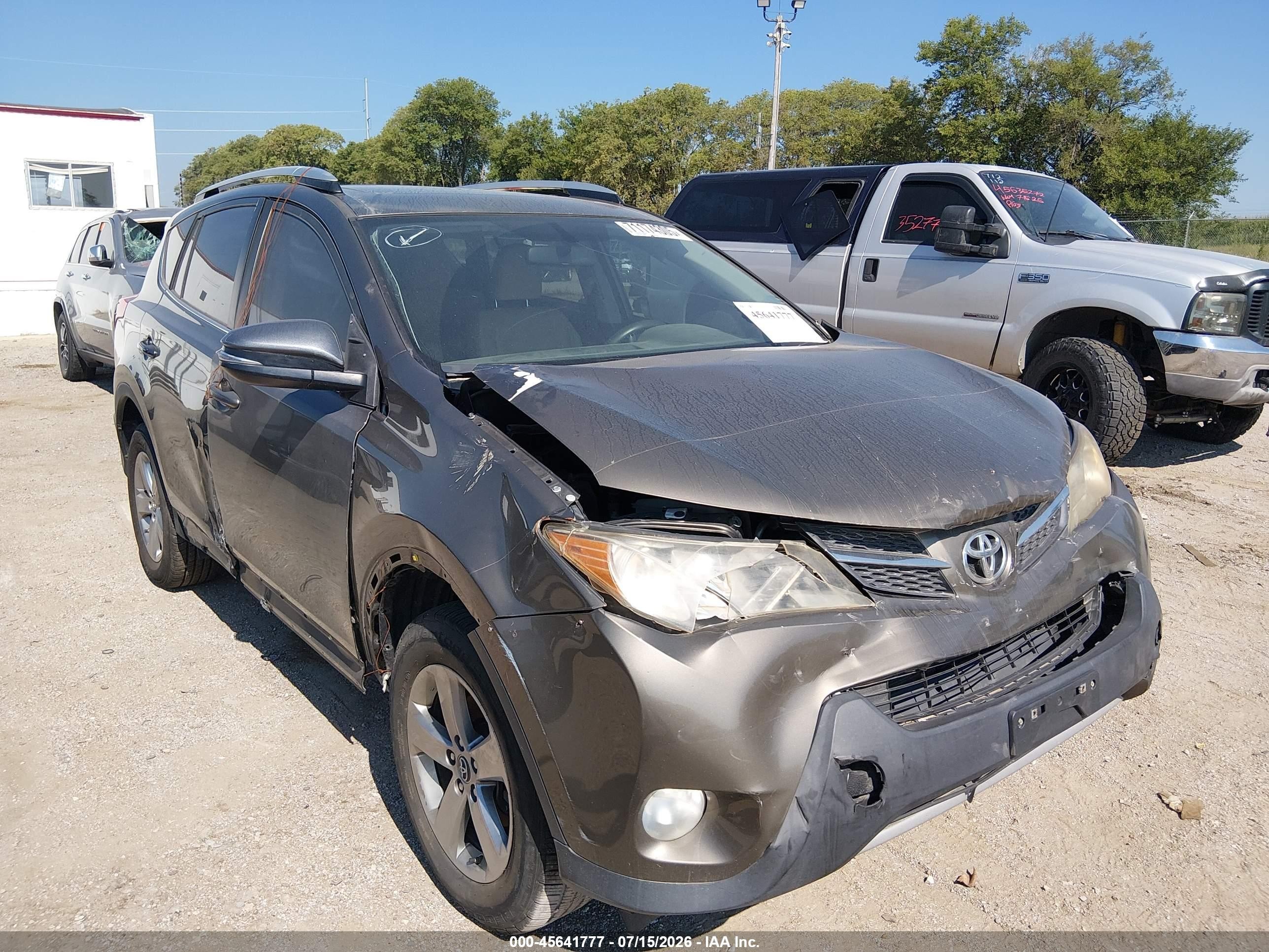 2015 Toyota Rav4 Xle Beige vin: JTMRFREV0FD137827