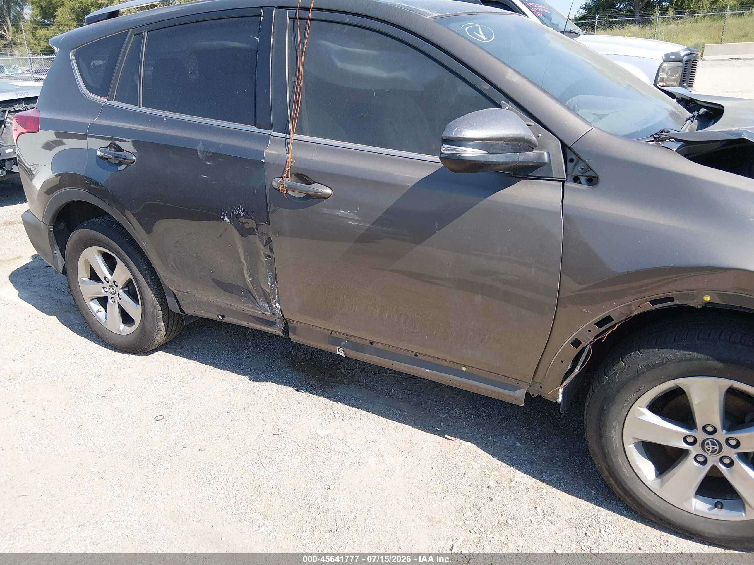 2015 Toyota Rav4 Xle Beige vin: JTMRFREV0FD137827