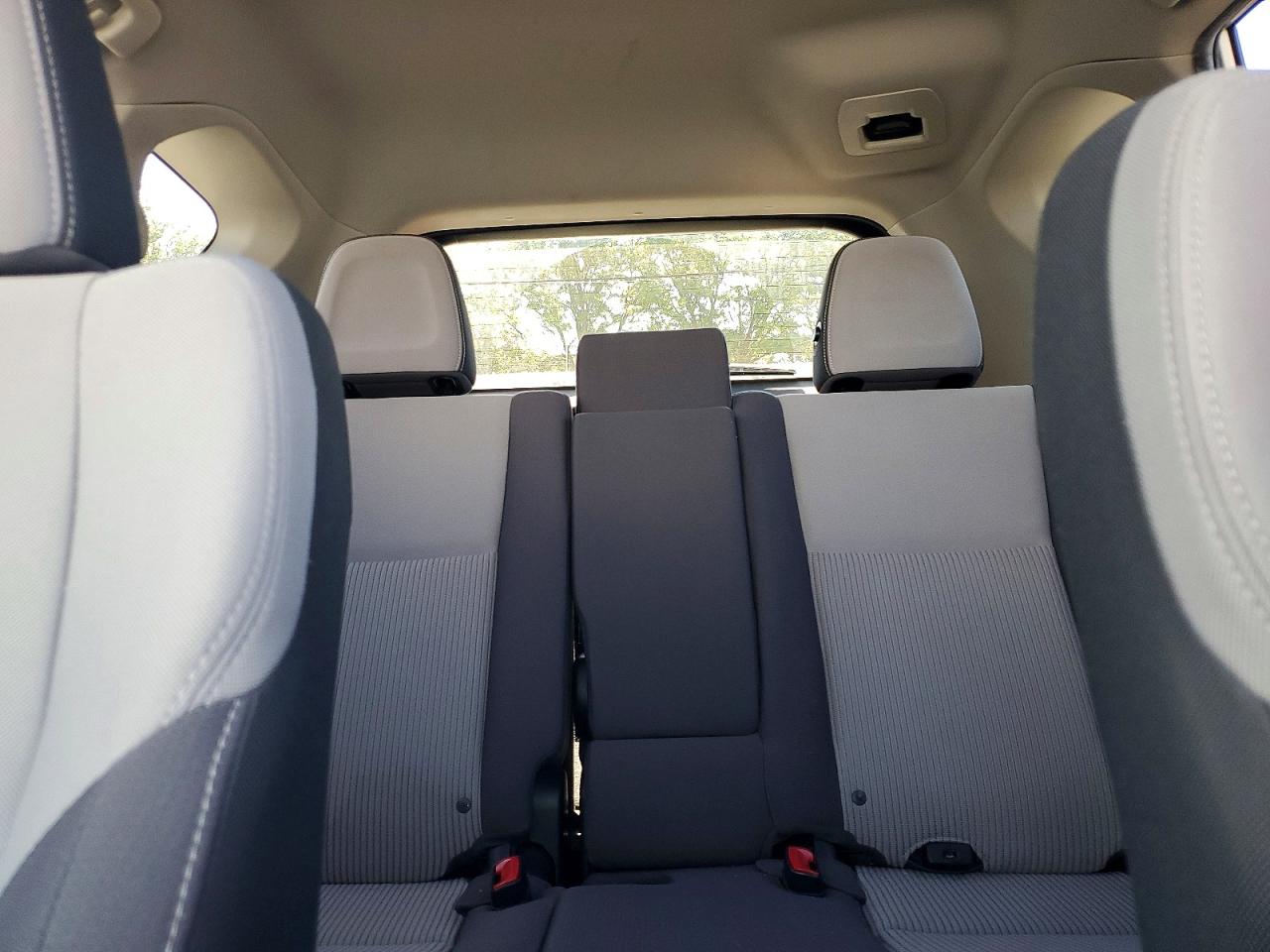 2015 Toyota Rav4 Xle Silver vin: JTMRFREV0FD144163