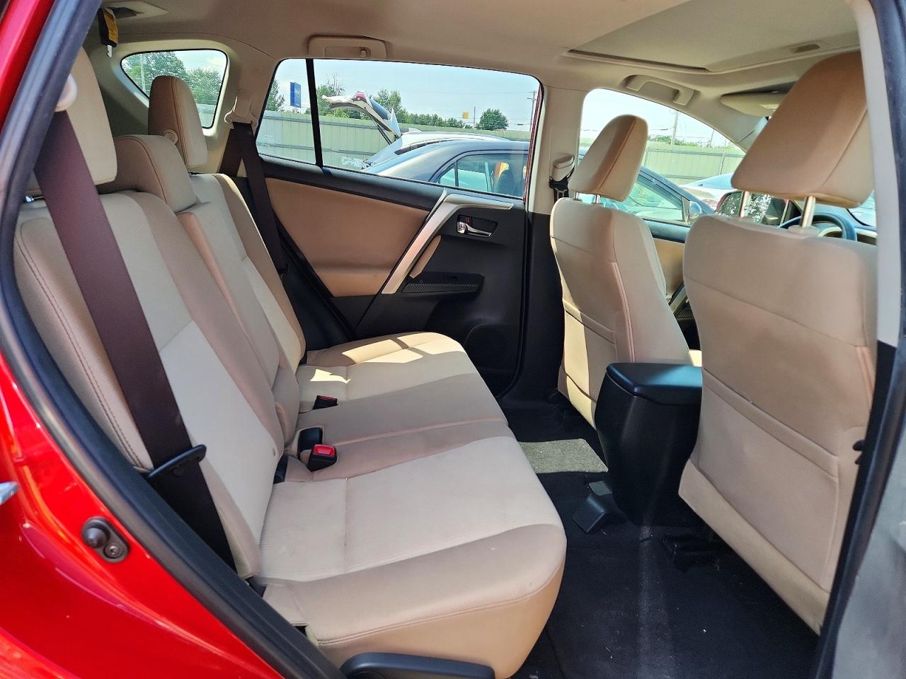 2015 Toyota Rav4 Xle Red vin: JTMRFREV0FD147841