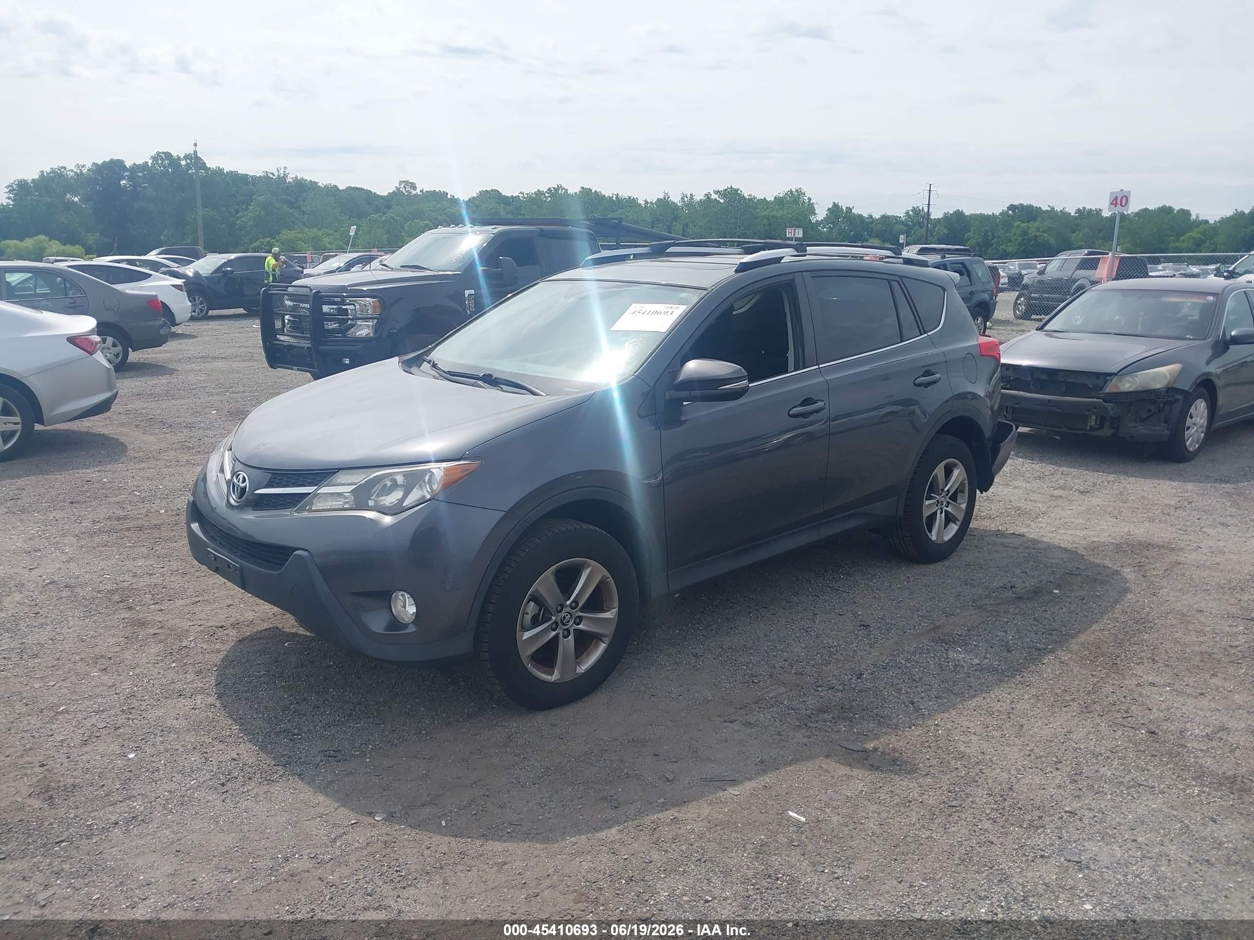 2015 Toyota Rav4 Xle Gray vin: JTMRFREV0FD153686