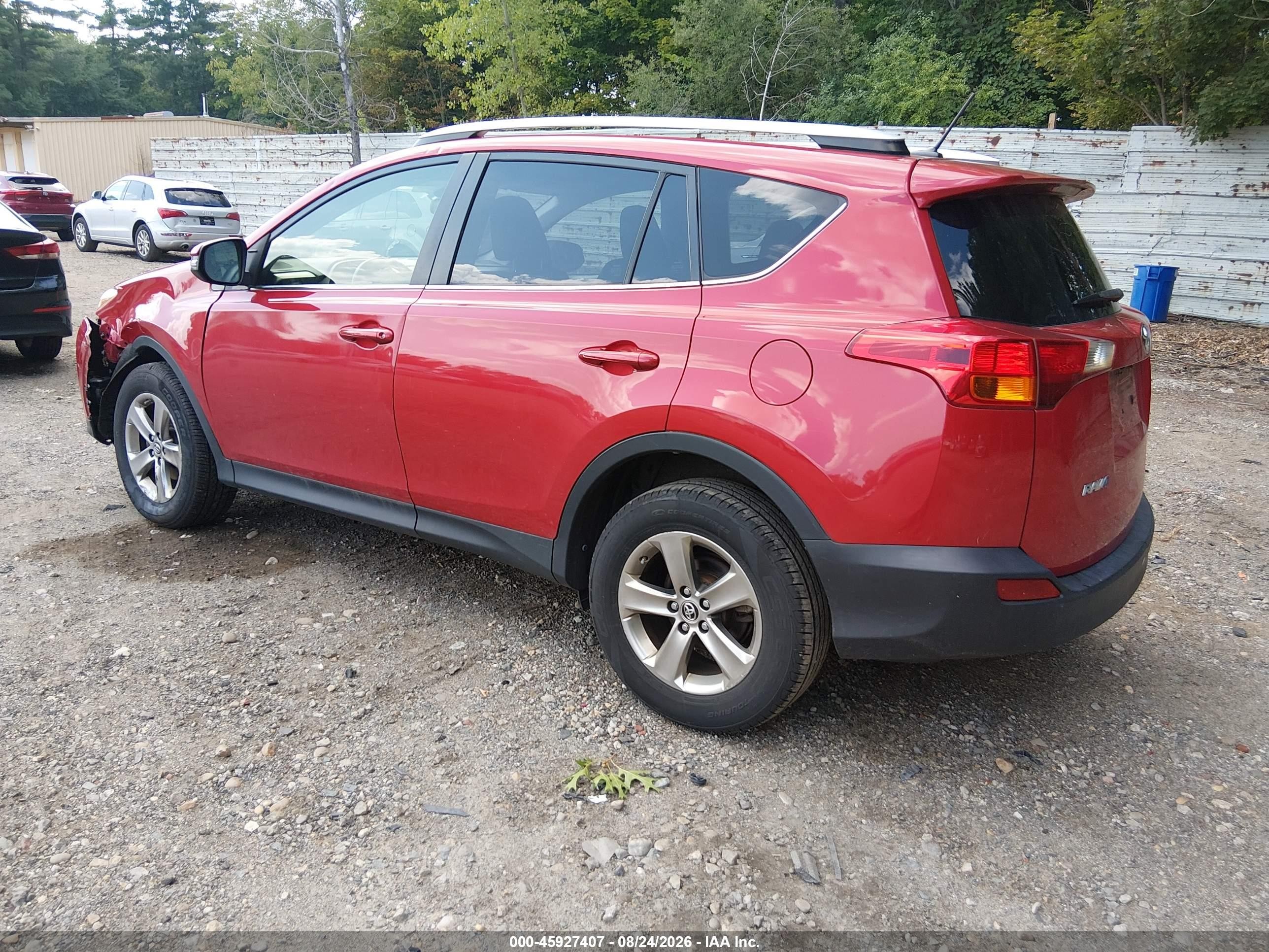 2015 Toyota Rav4 Xle Red vin: JTMRFREV0FD168902
