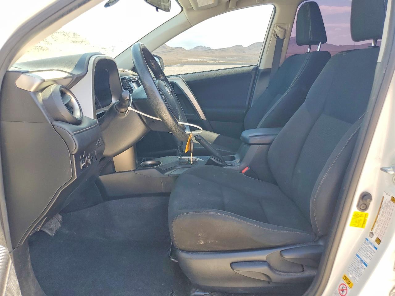 2015 Toyota Rav4 Xle White vin: JTMRFREV0FJ030777