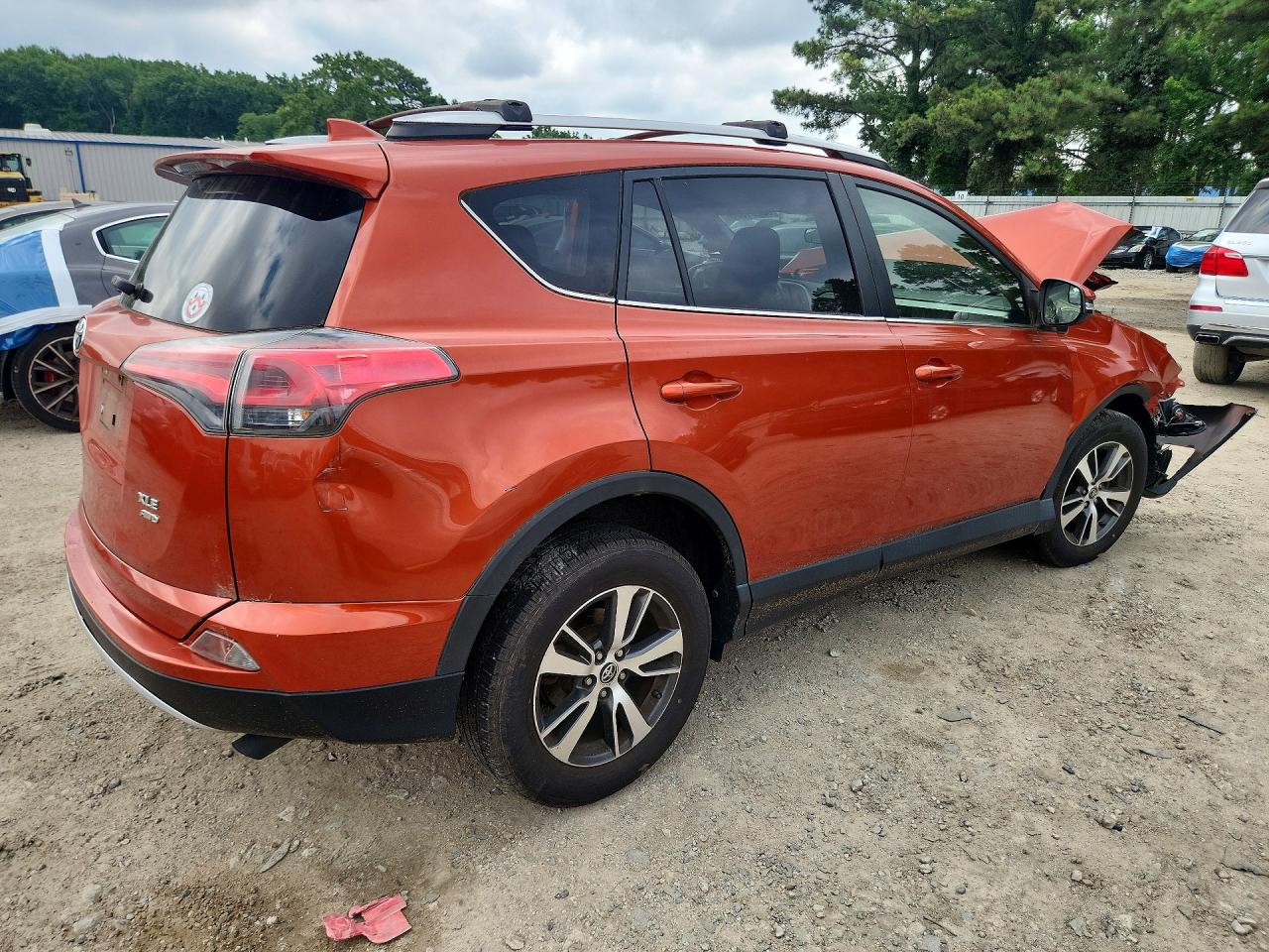 2016 Toyota Rav4 Xle Orange vin: JTMRFREV0GJ066518