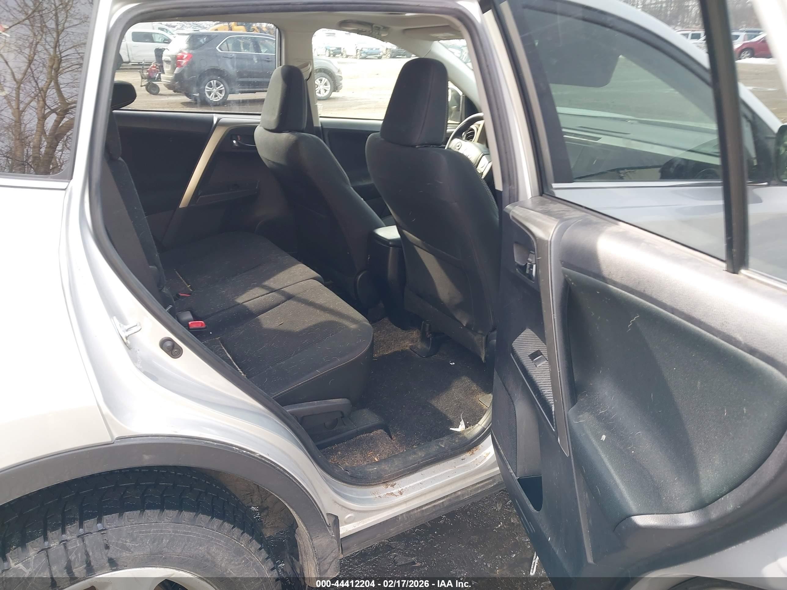 2014 Toyota Rav4 Xle Silver vin: JTMRFREV1ED047827