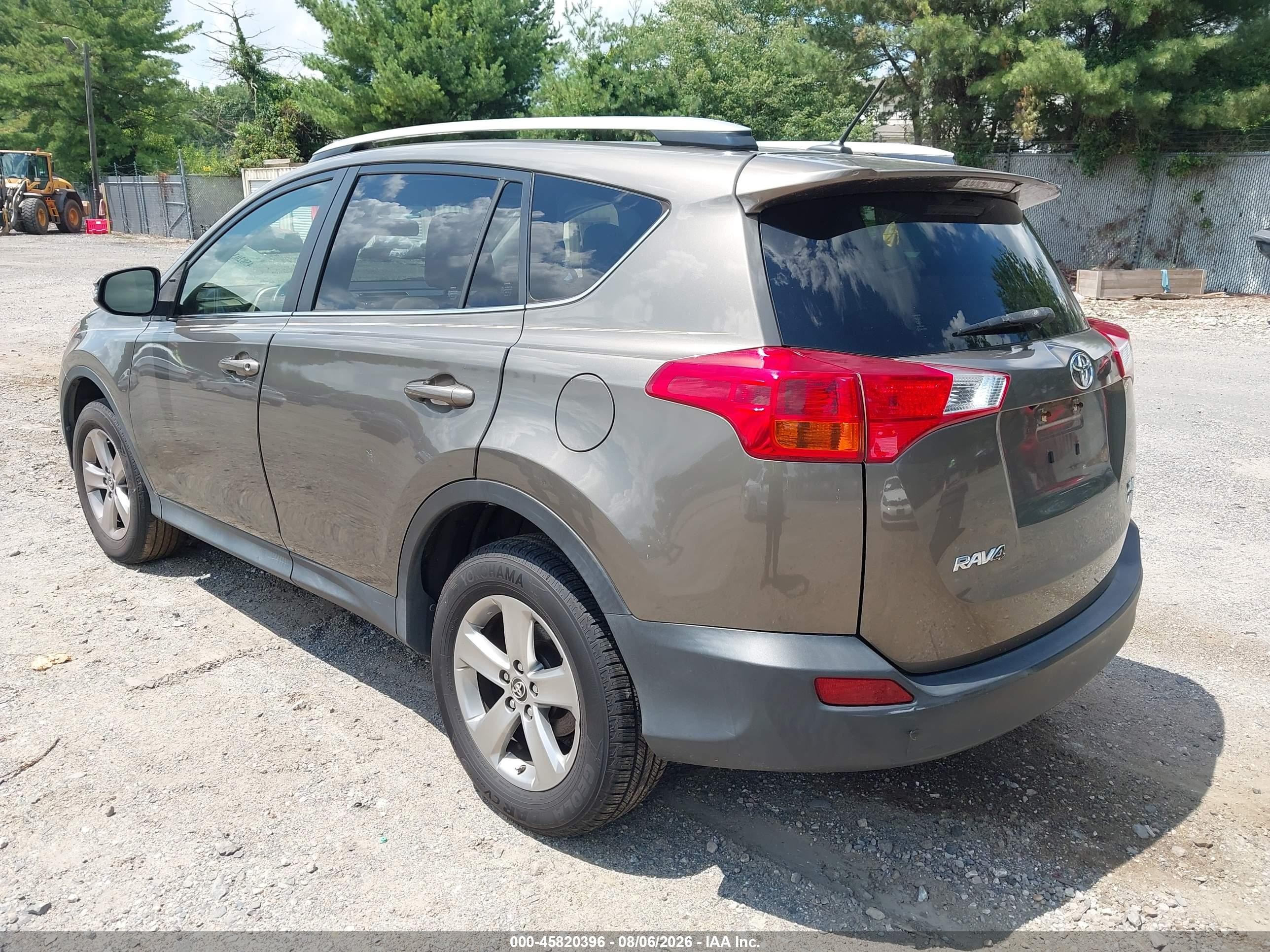 2015 Toyota Rav4 Xle Gray vin: JTMRFREV1FD102052