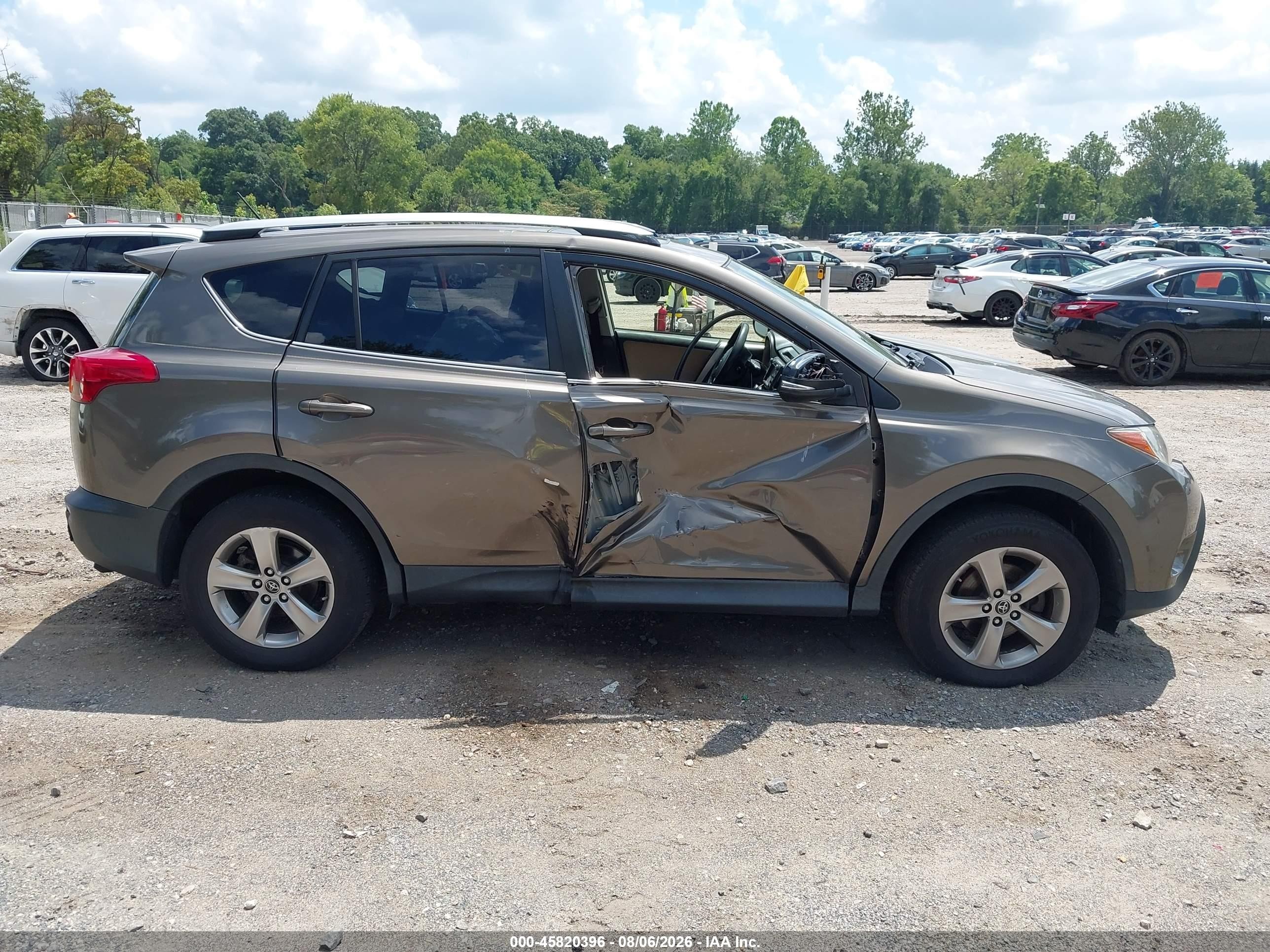 2015 Toyota Rav4 Xle Gray vin: JTMRFREV1FD102052
