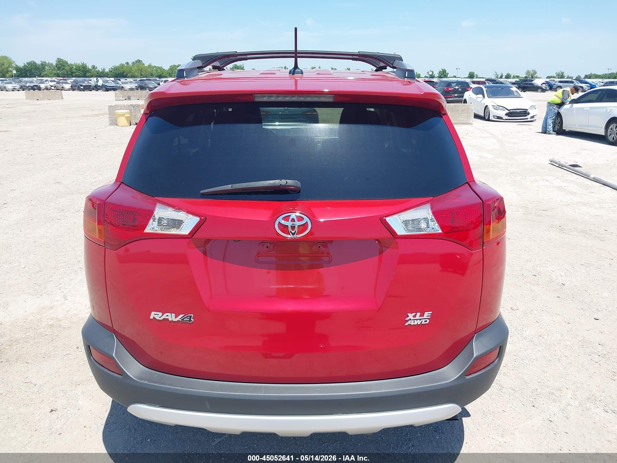 2015 Toyota Rav4 Xle Red vin: JTMRFREV1FD149744