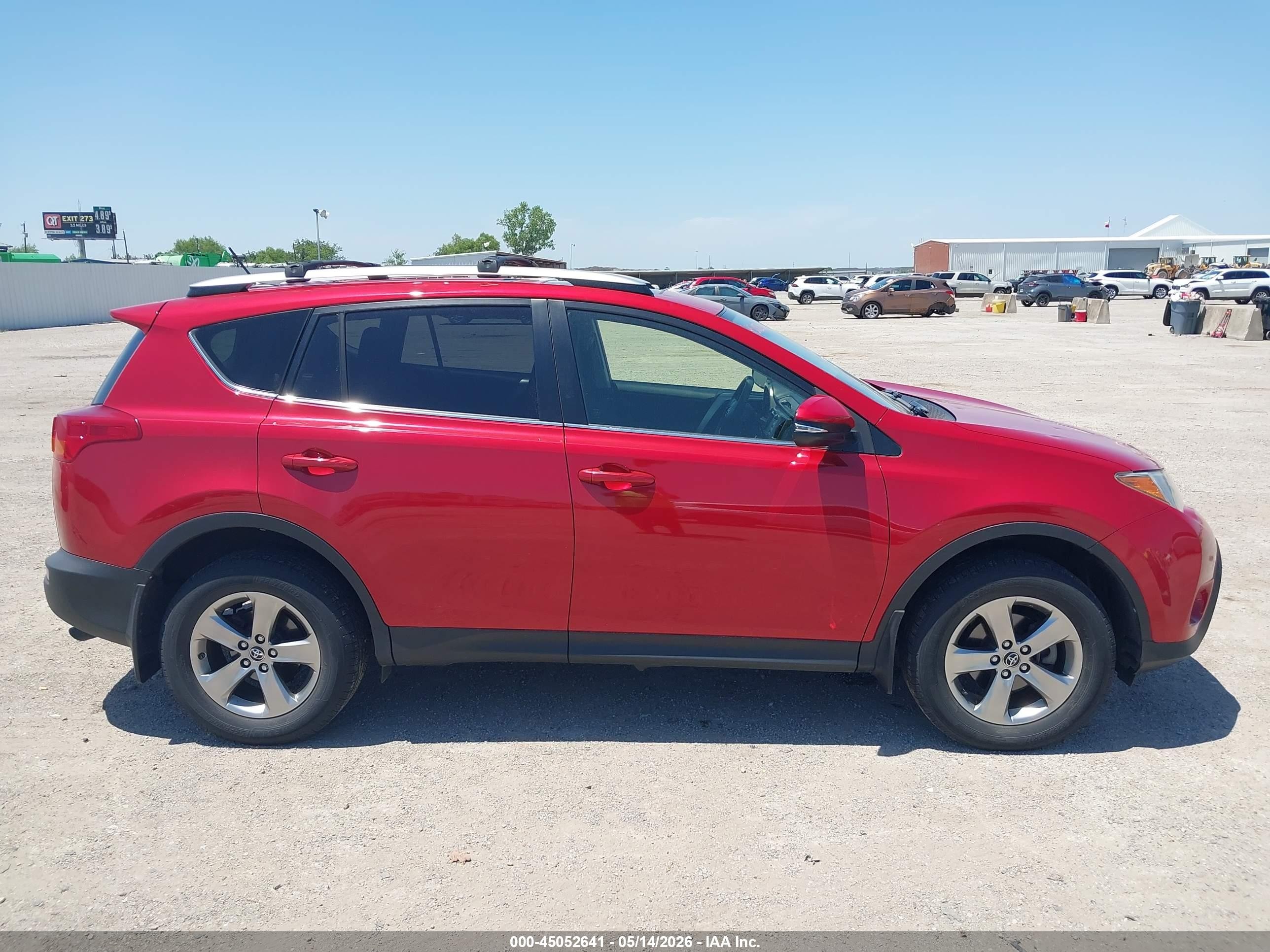 2015 Toyota Rav4 Xle Red vin: JTMRFREV1FD149744