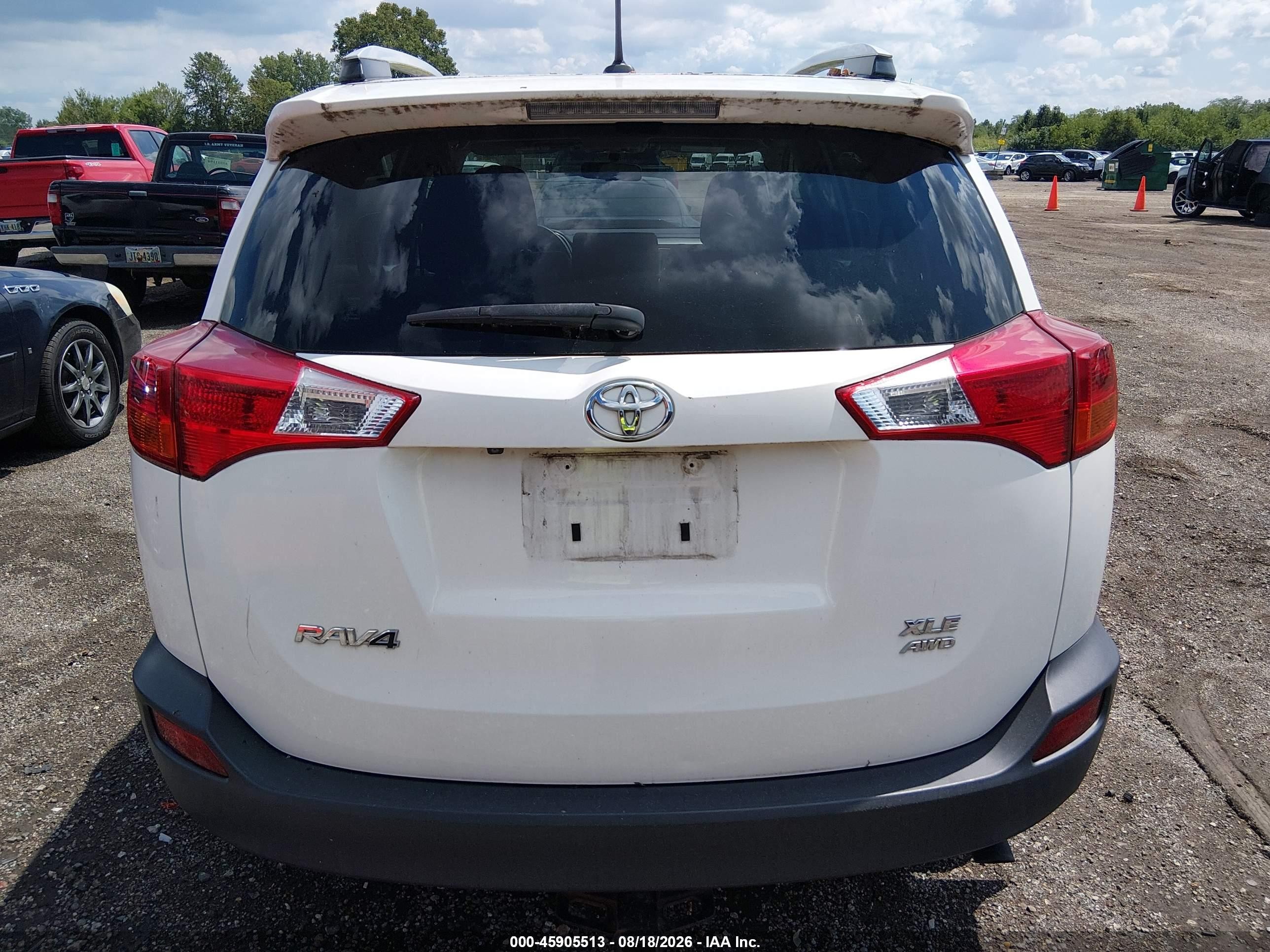 2015 Toyota Rav4 Xle White vin: JTMRFREV1FD153390